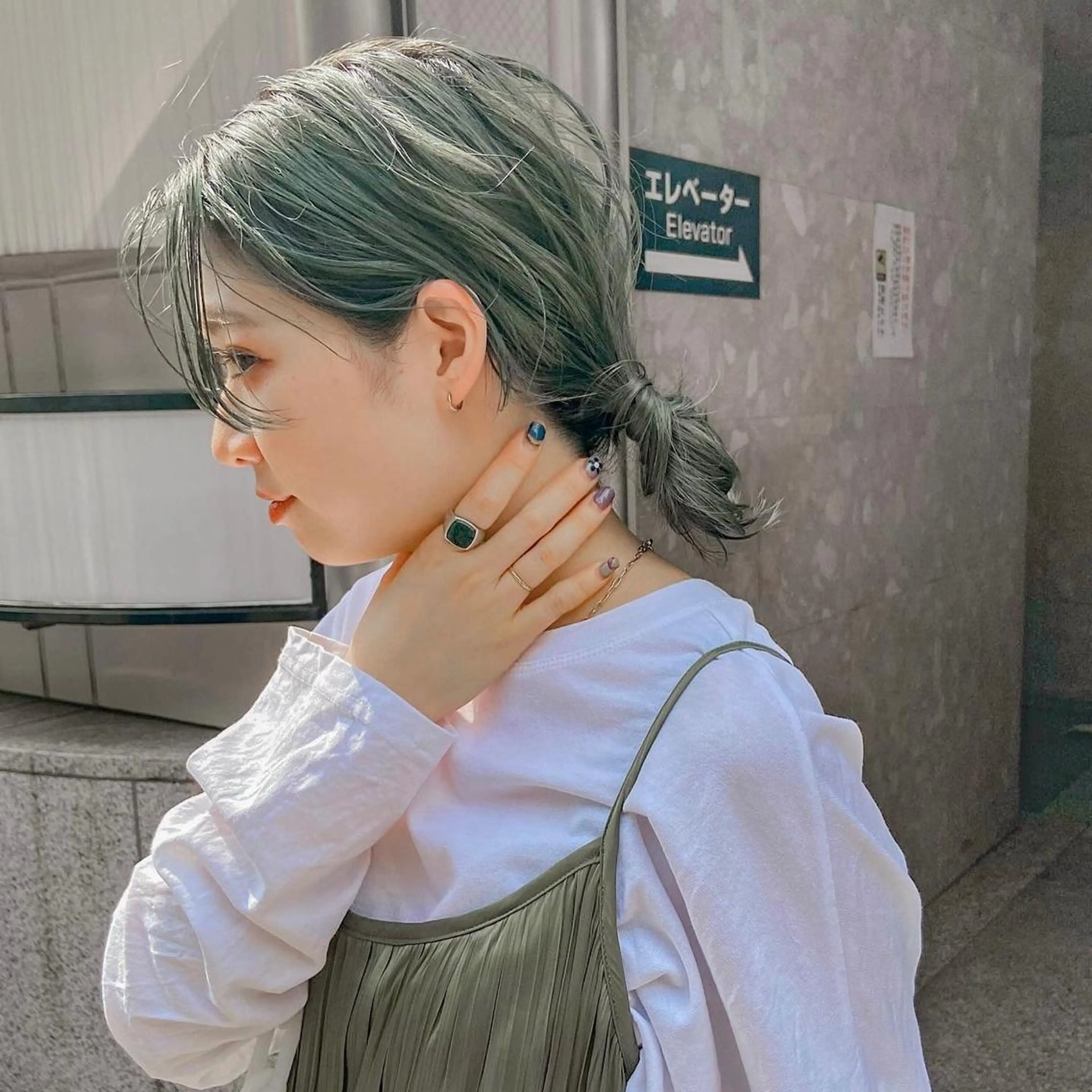 セミロング カラー ブリーチ カット ヘアカラー トリートメント 岡本康平/ボブ /ブリーチ/レイヤーのヘアスタイル