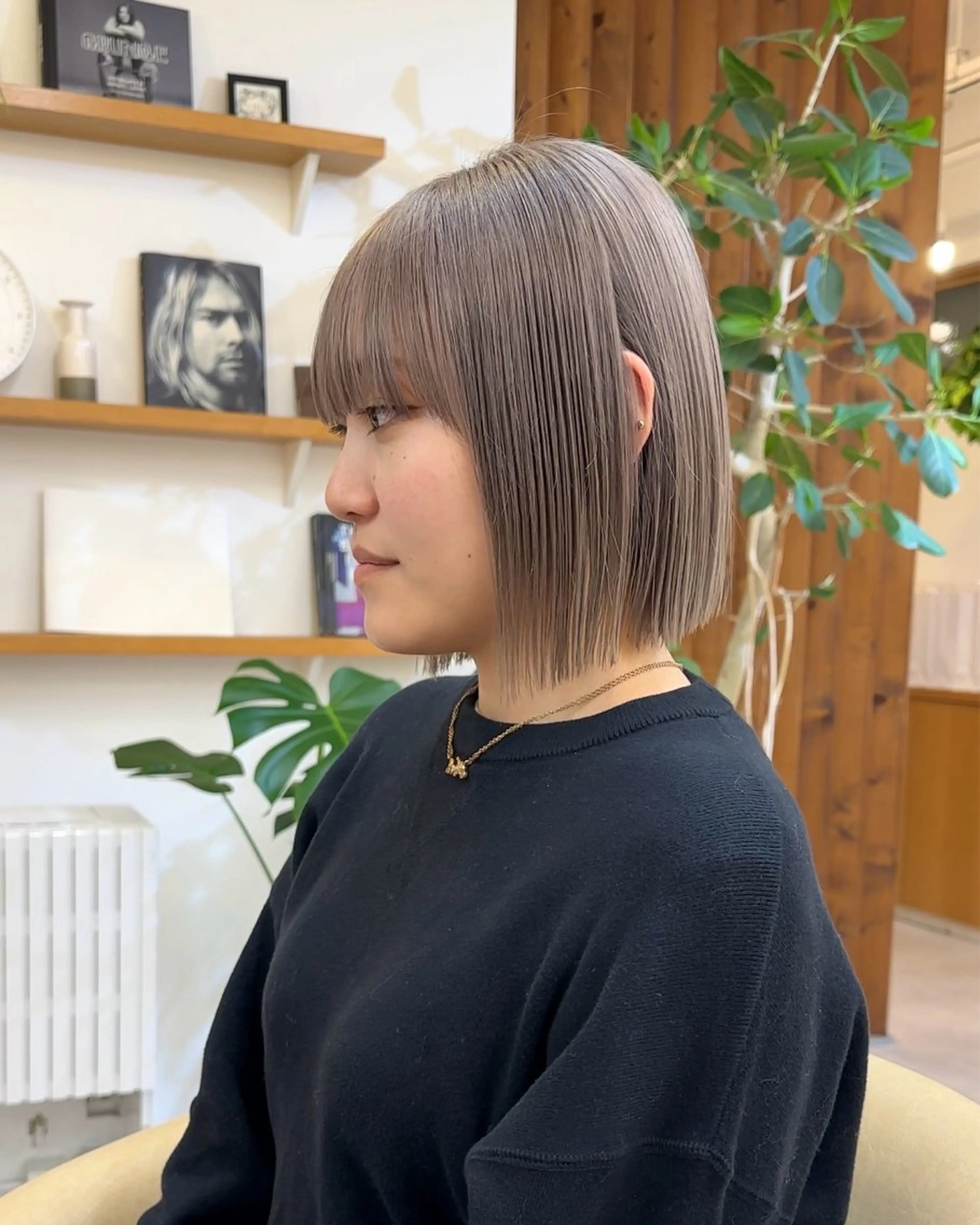 ショート カラー グレージュ ボブ カット ヘアカラー トリートメント 似合わせボブ/ ハイトーン/すずきのヘアスタイル