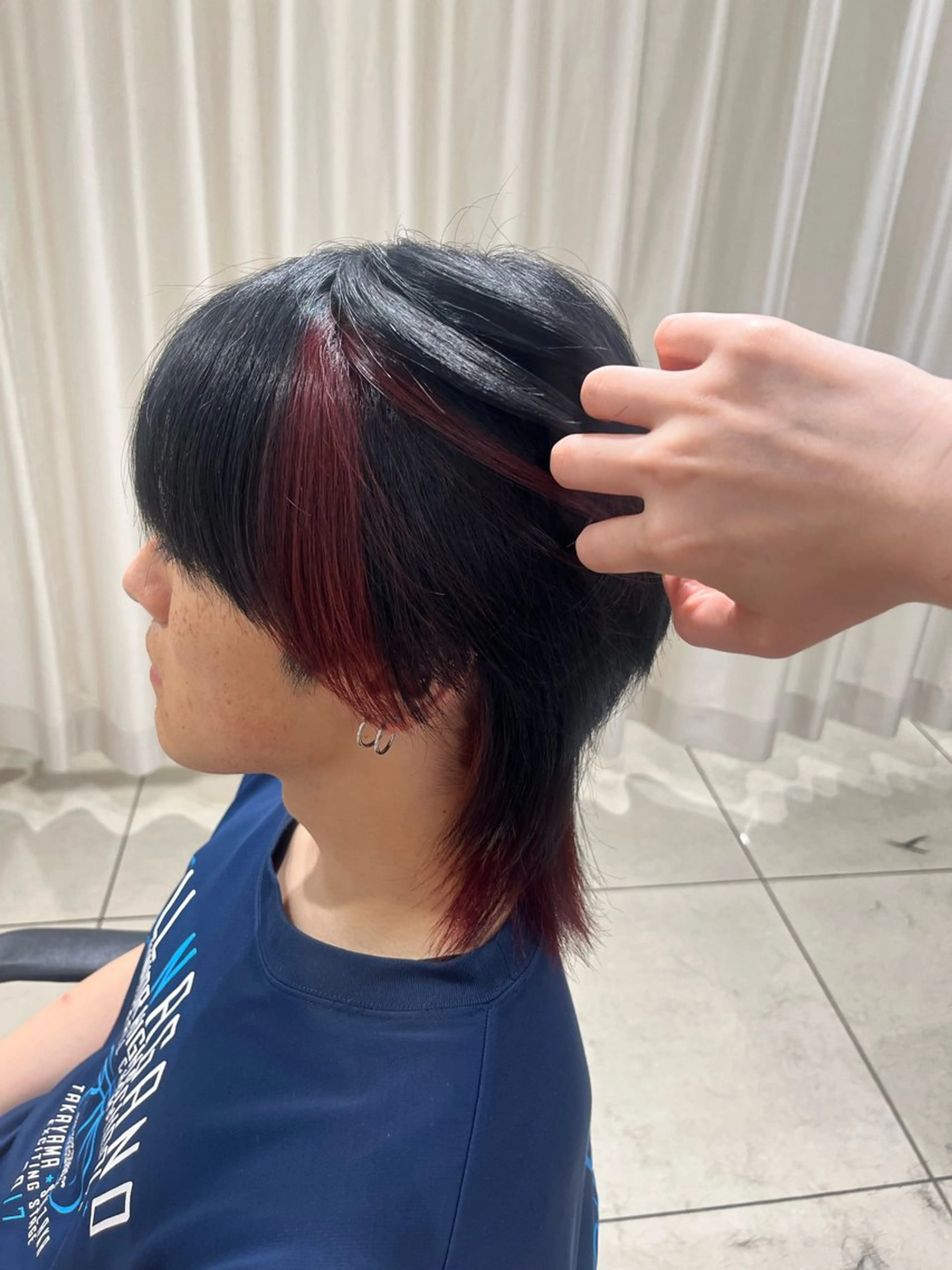 カラー メンズ メンズブリーチ 黒髪 ブリーチ デザインカラー カット ヘアカラー 巖本 真希のヘアスタイル