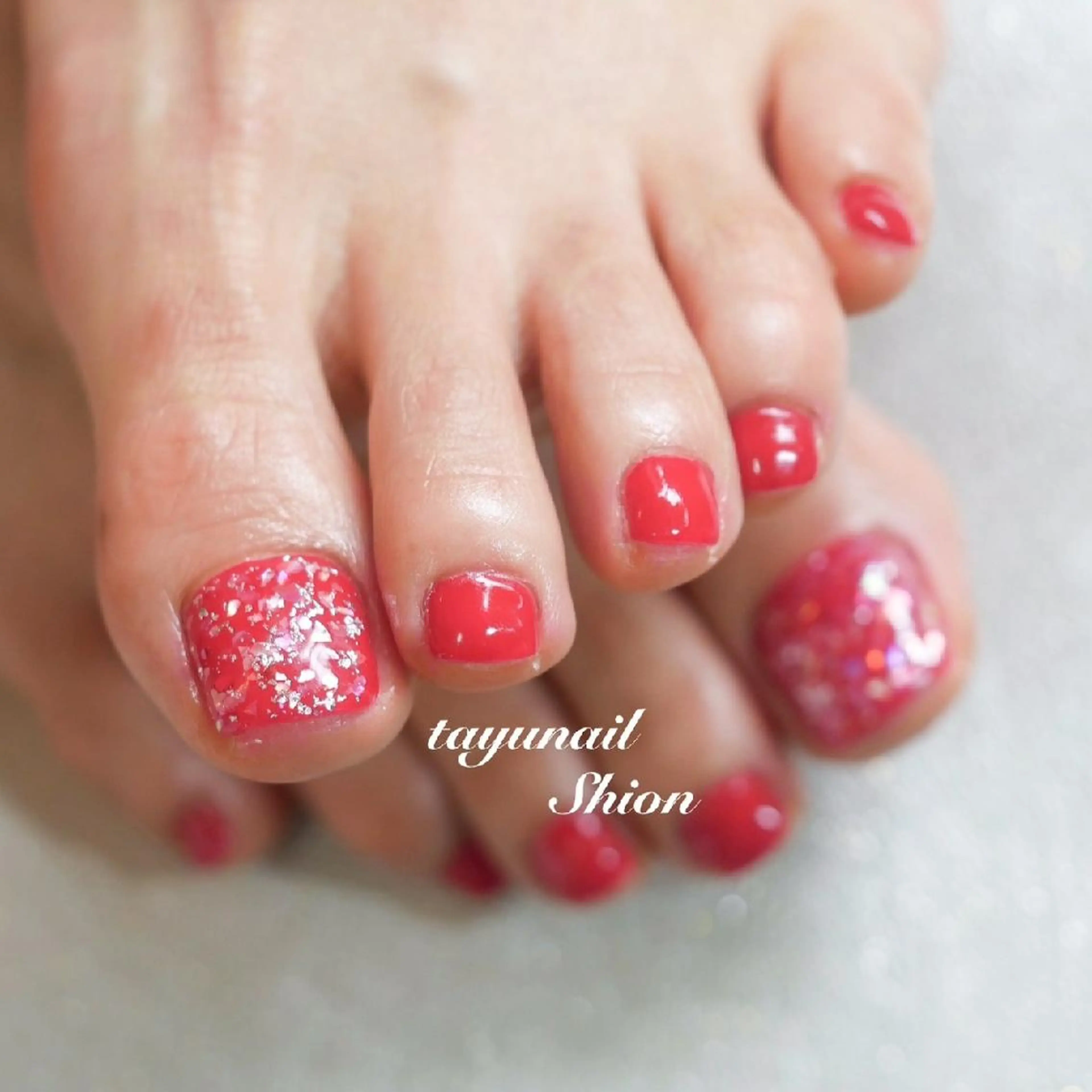 ネイル ブルー フットネイル ジェルネイル キラキラネイル ラメ(グリッター) ネイルサロン 【たゆnail】のネイルデザイン