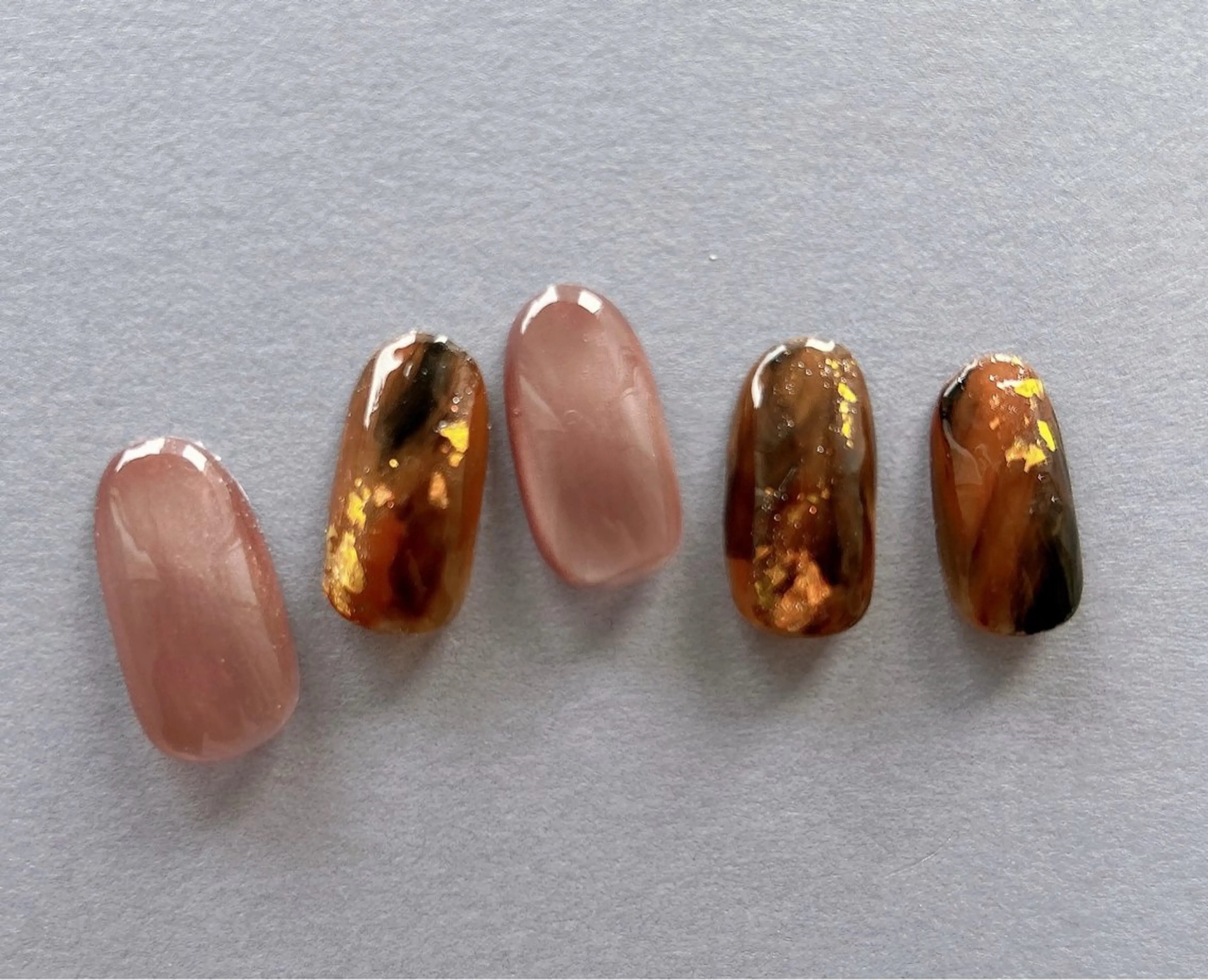 ネイル べっ甲ネイル 氷ネイル・うるうるネイル マグネットネイル ハンドネイル ハンドケア newi nail 京橋ayumiのネイルデザイン