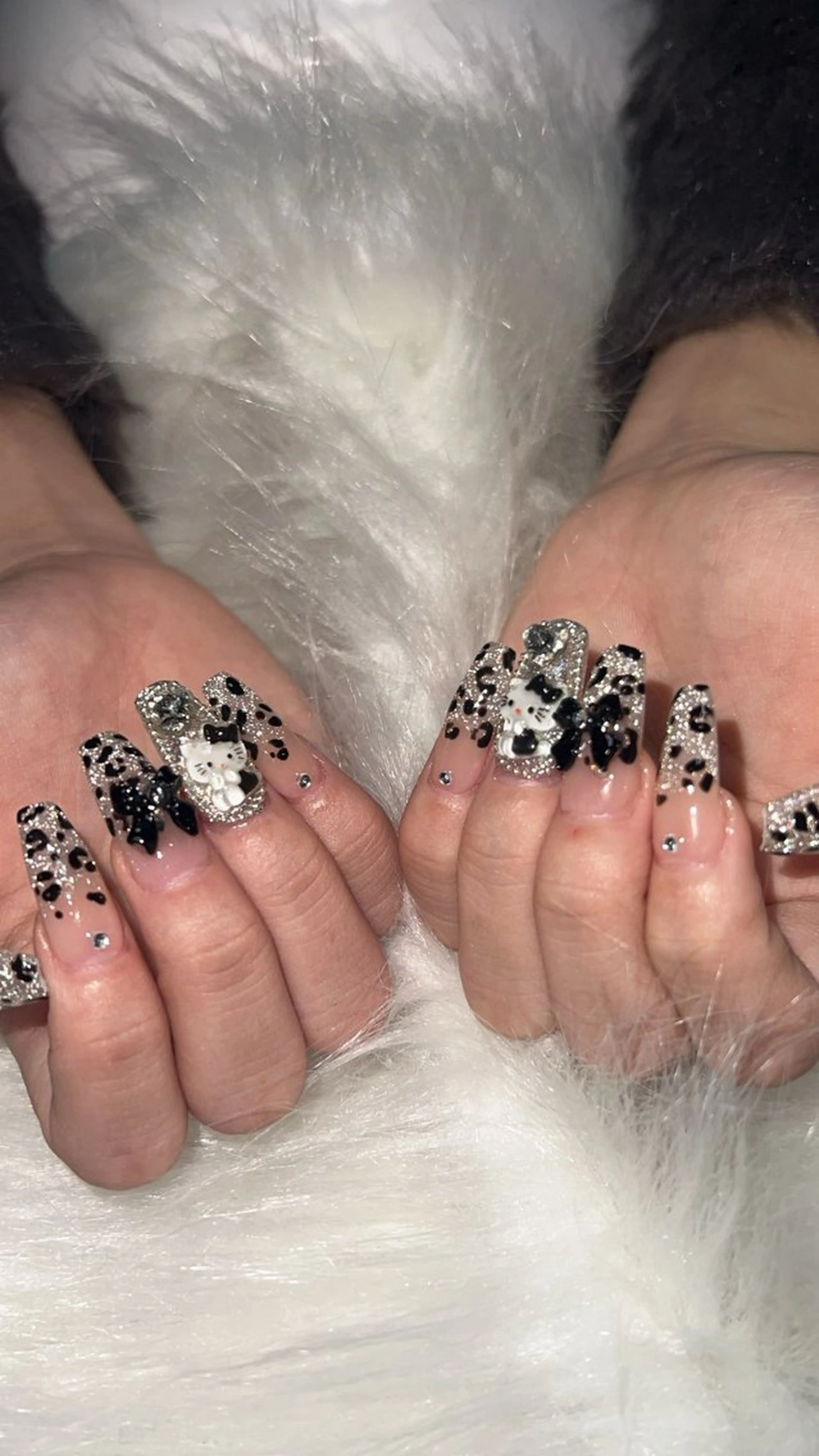 ネイル OPHELIA 𓃛のネイルデザイン