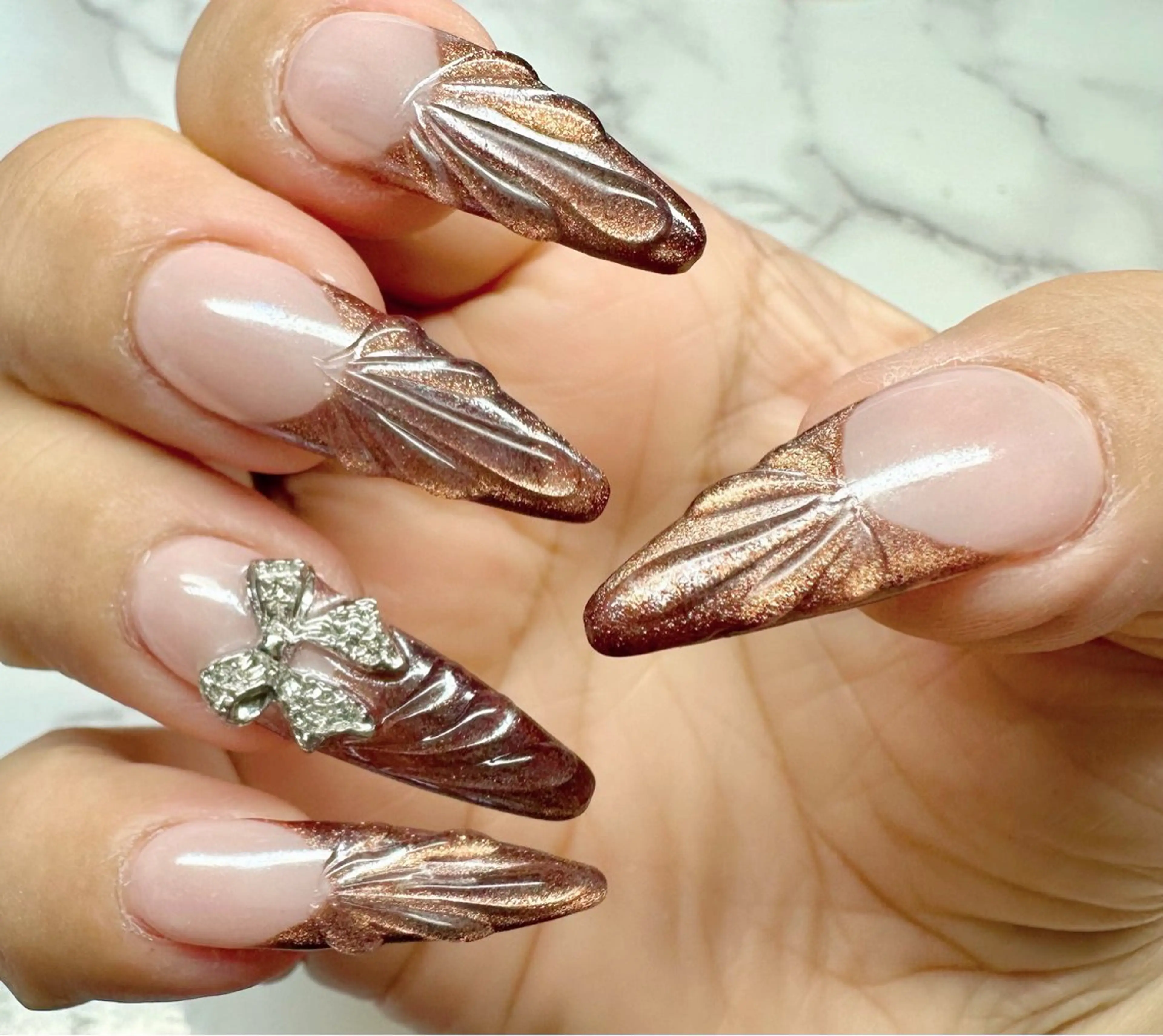 ネイル フレンチネイル キラキラネイル マグネットネイル マグネットフレンチ ミラーネイル M.N_ nailのネイルデザイン