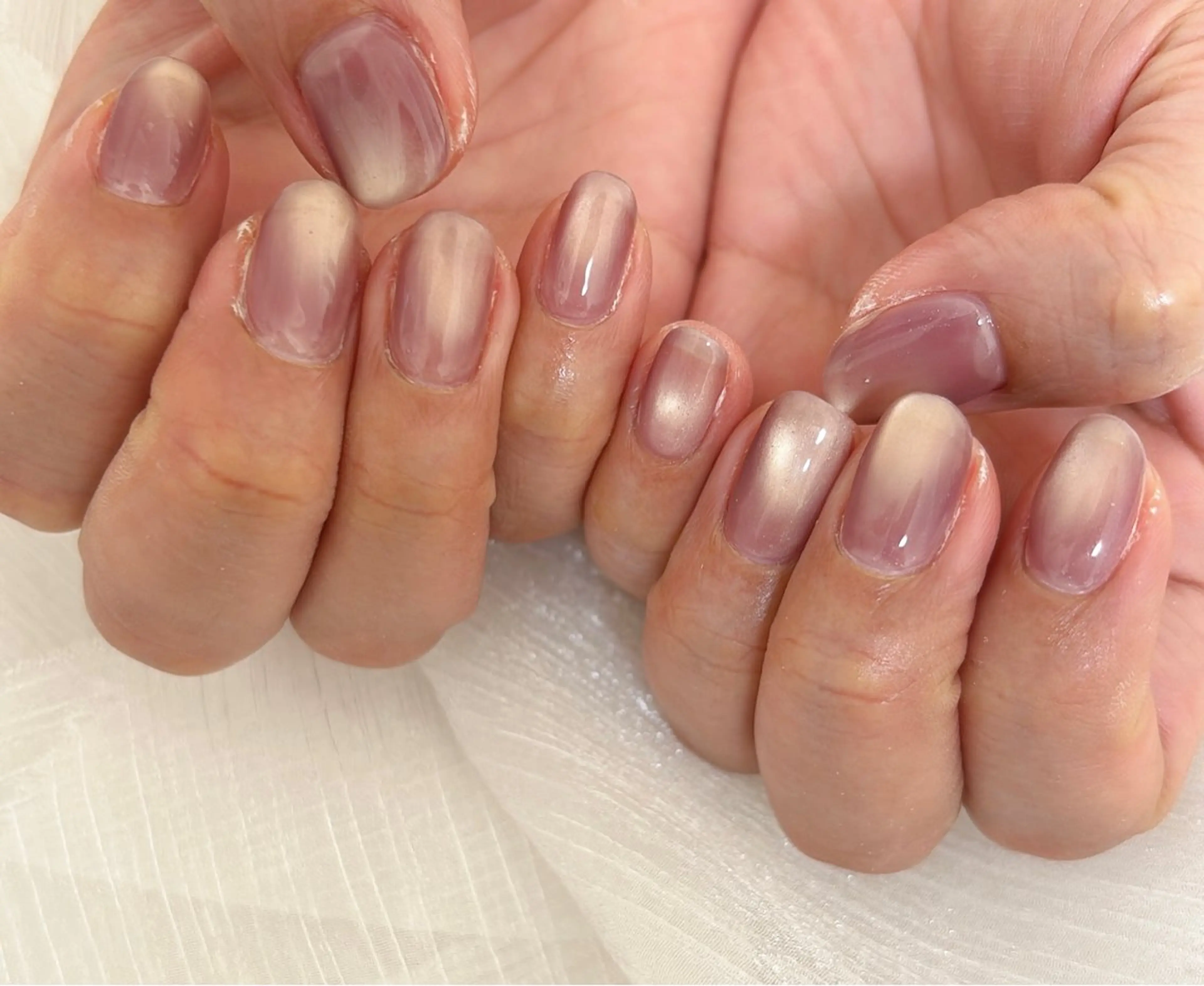 ネイル オーロラネイル フットネイル フレンチネイル ジェルネイル マグネットネイル ハンドネイル mogunail &blowのネイルデザイン