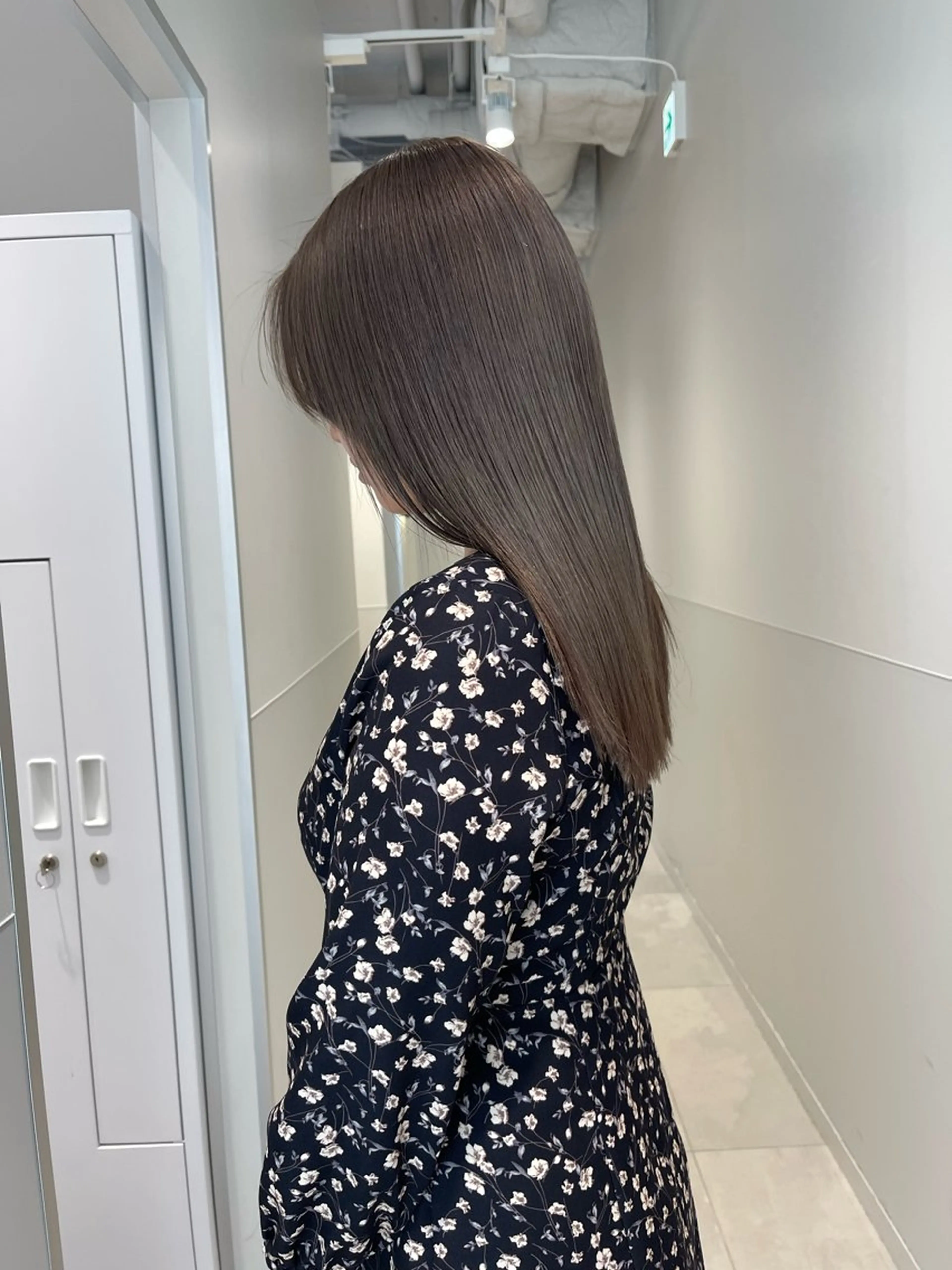 セミロング ヘアカラー 福山 晴香のヘアスタイル