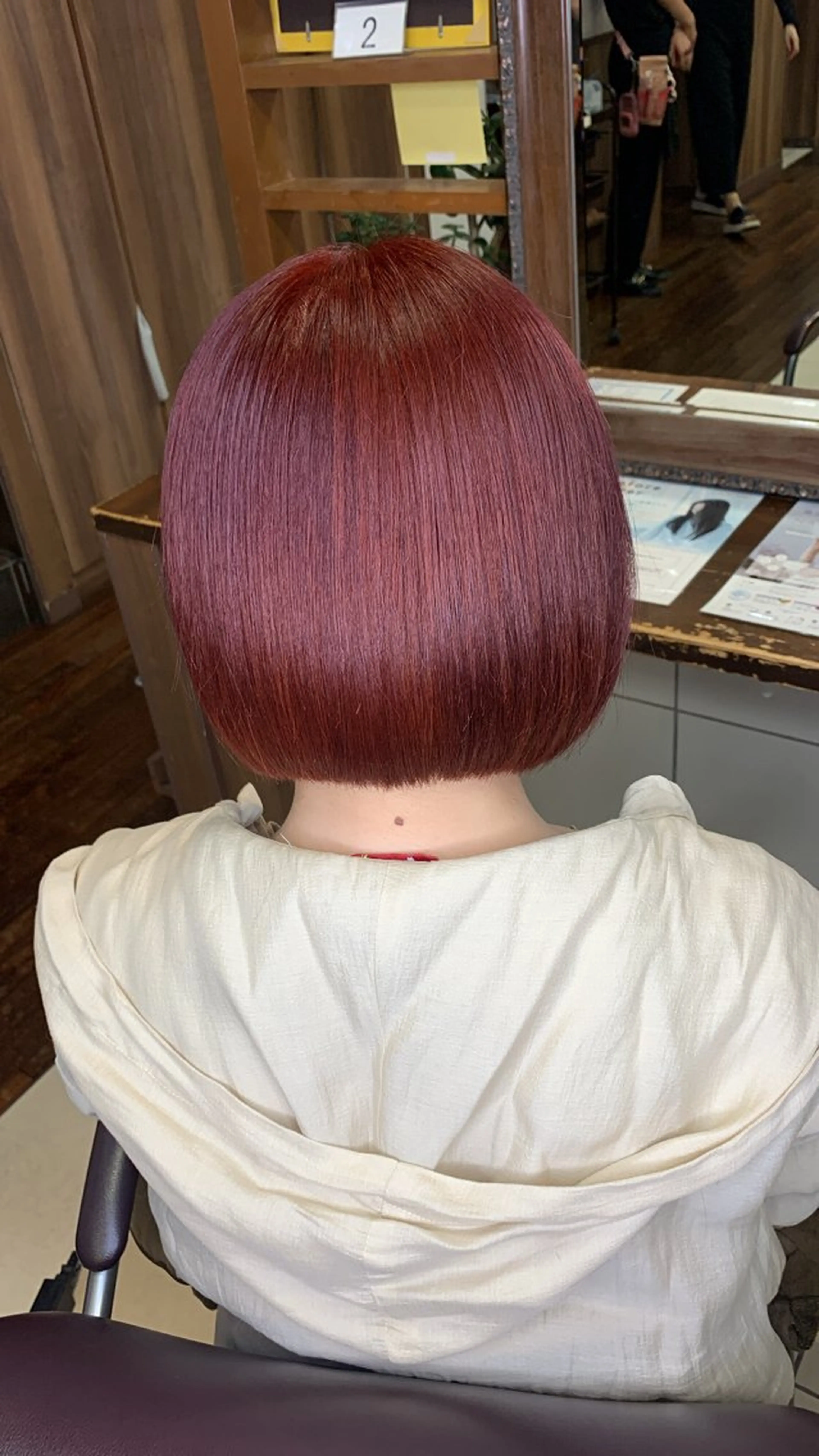 ショート カラー レッドカラー ボブ 本島 大生のヘアスタイル