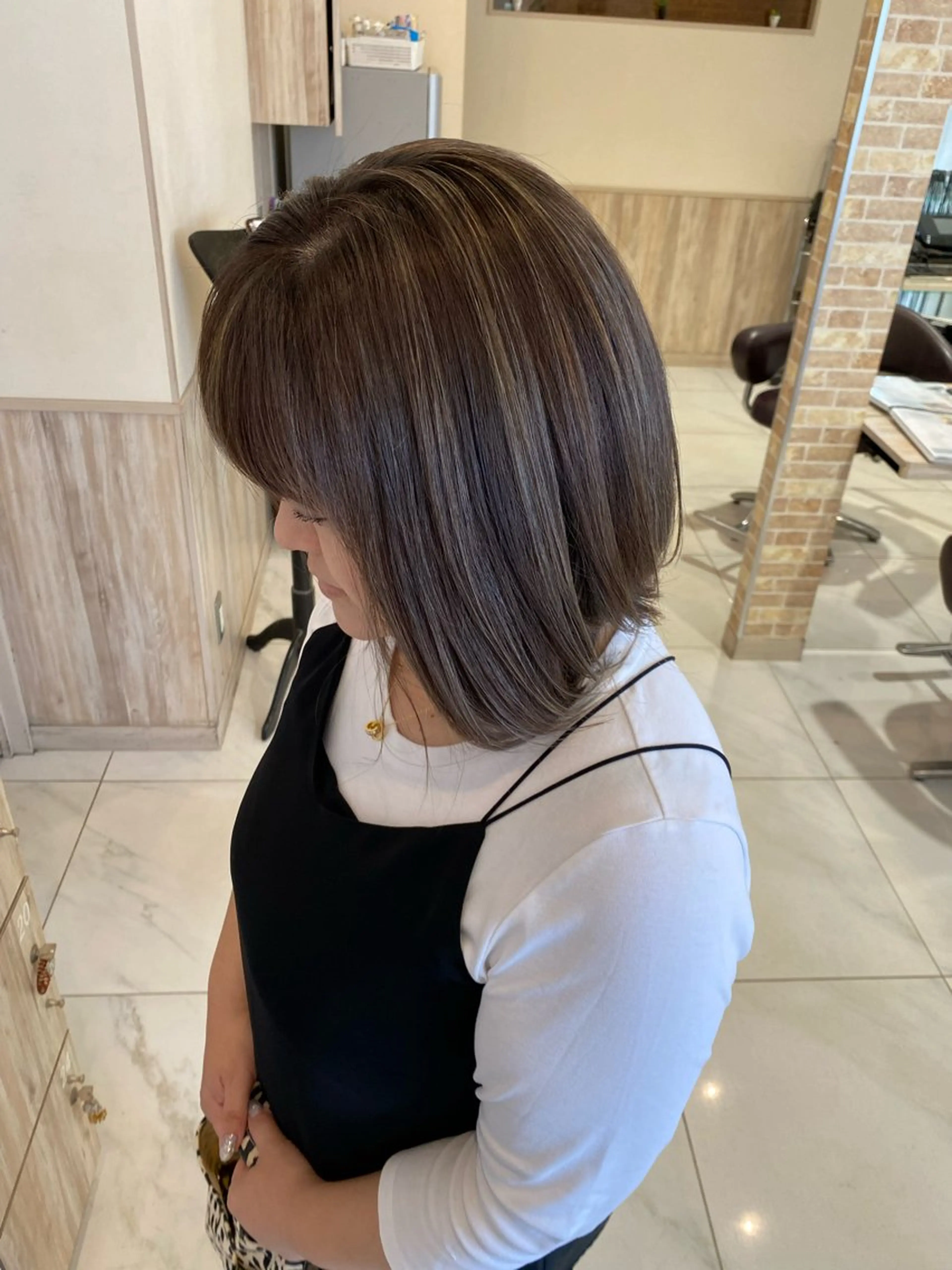 ミディアム カラー ブリーチ ケアブリーチ グレージュ ハイライトカラー ハイライト グランデュール焼津 SEIRYU🐉のヘアスタイル