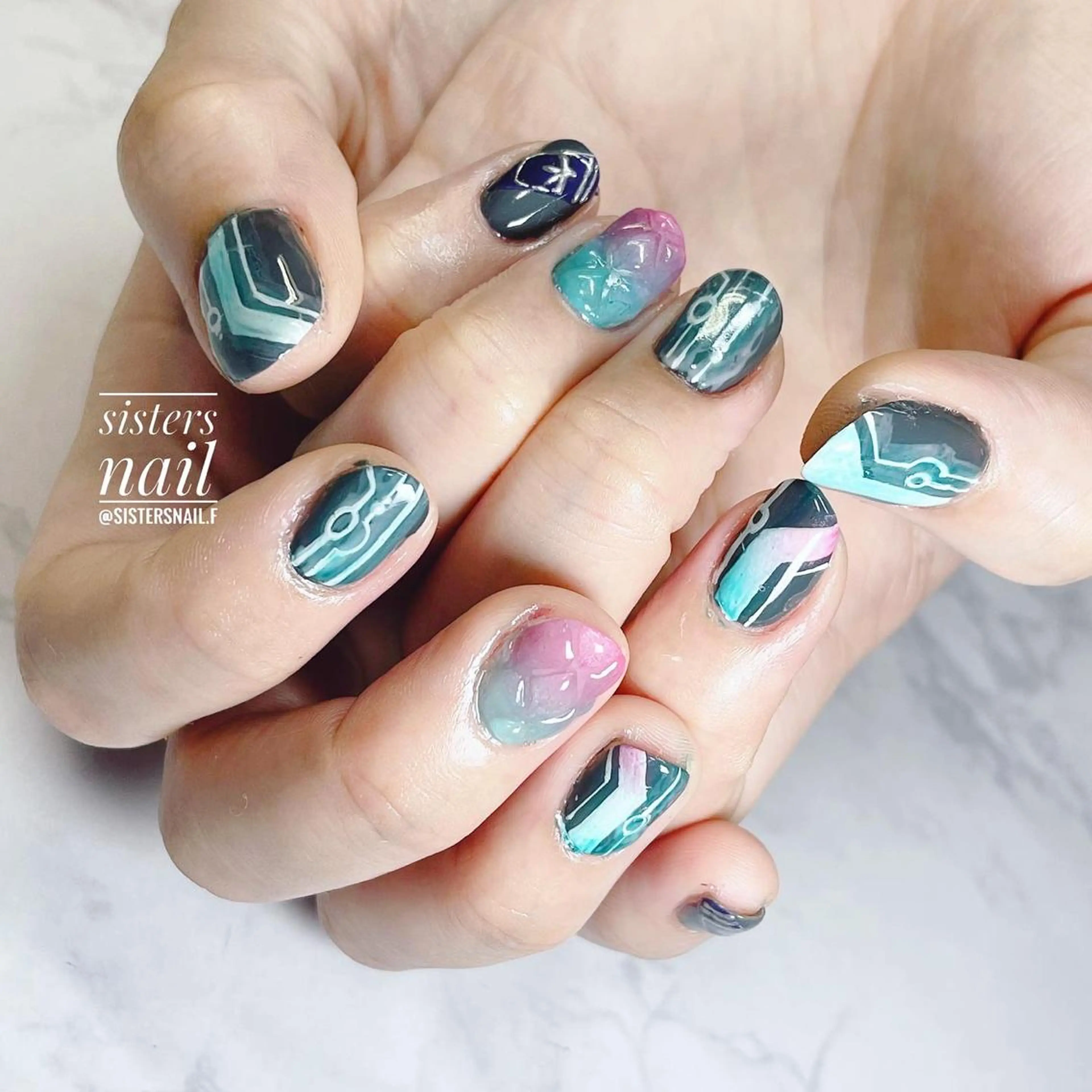 ネイル アートネイル sisters nail.fのネイルデザイン