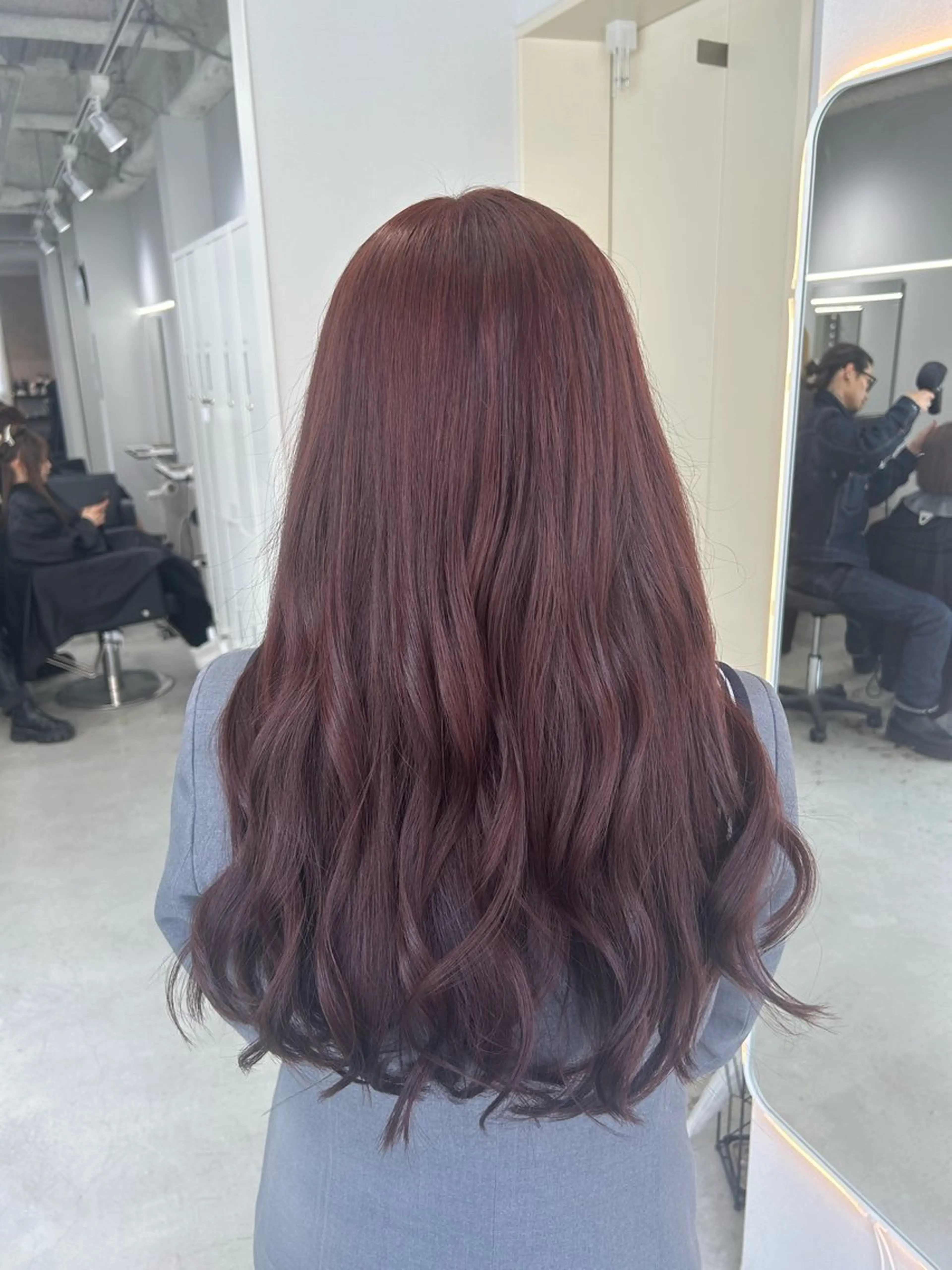 ロング カラー レッドカラー ヘアカラー トリートメント Gisel みらののヘアスタイル