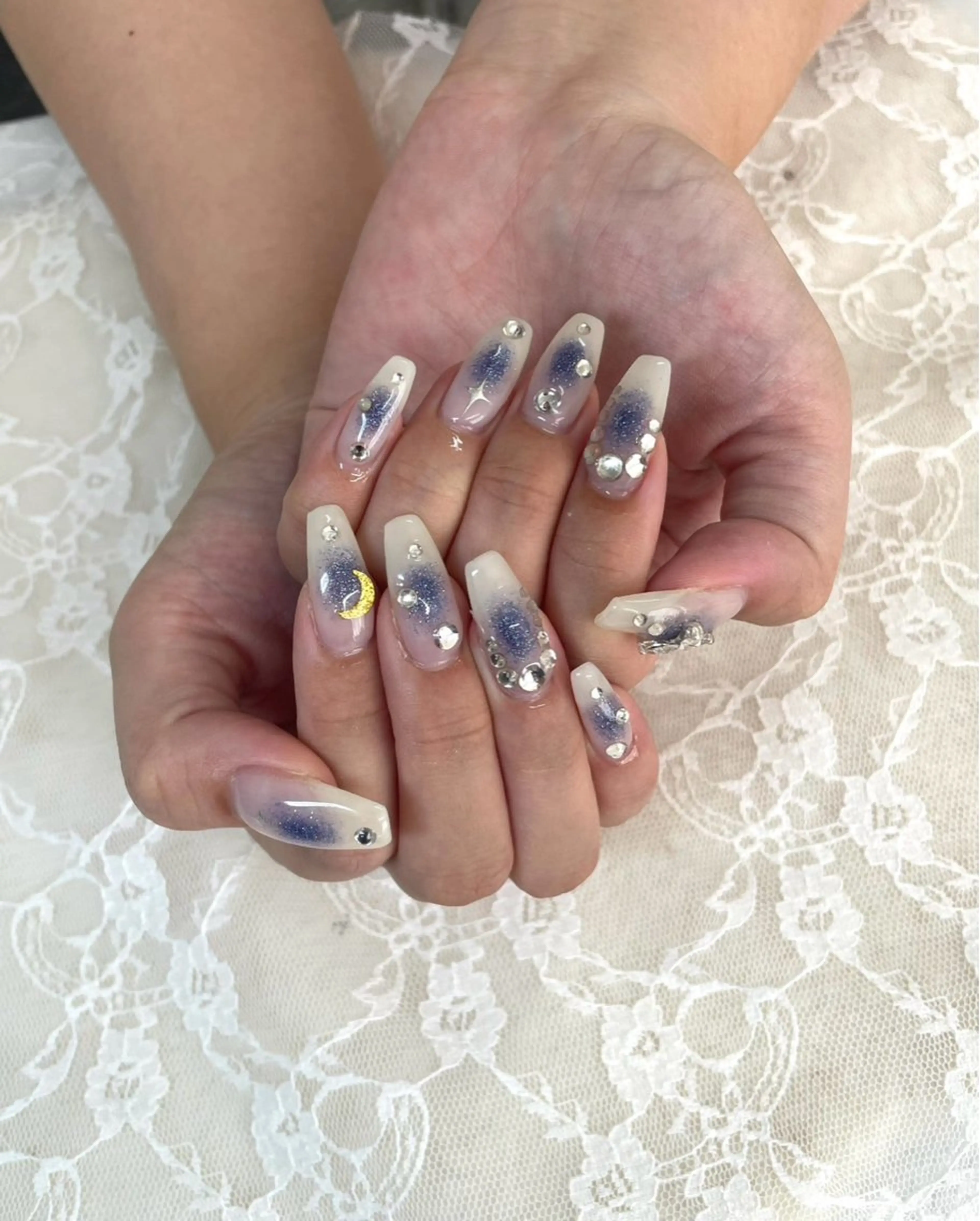 ネイル チークネイル ストーンネイル ワンホンネイル ハンドネイル ハンドケア 心斎橋Salon Epokkuのネイルデザイン