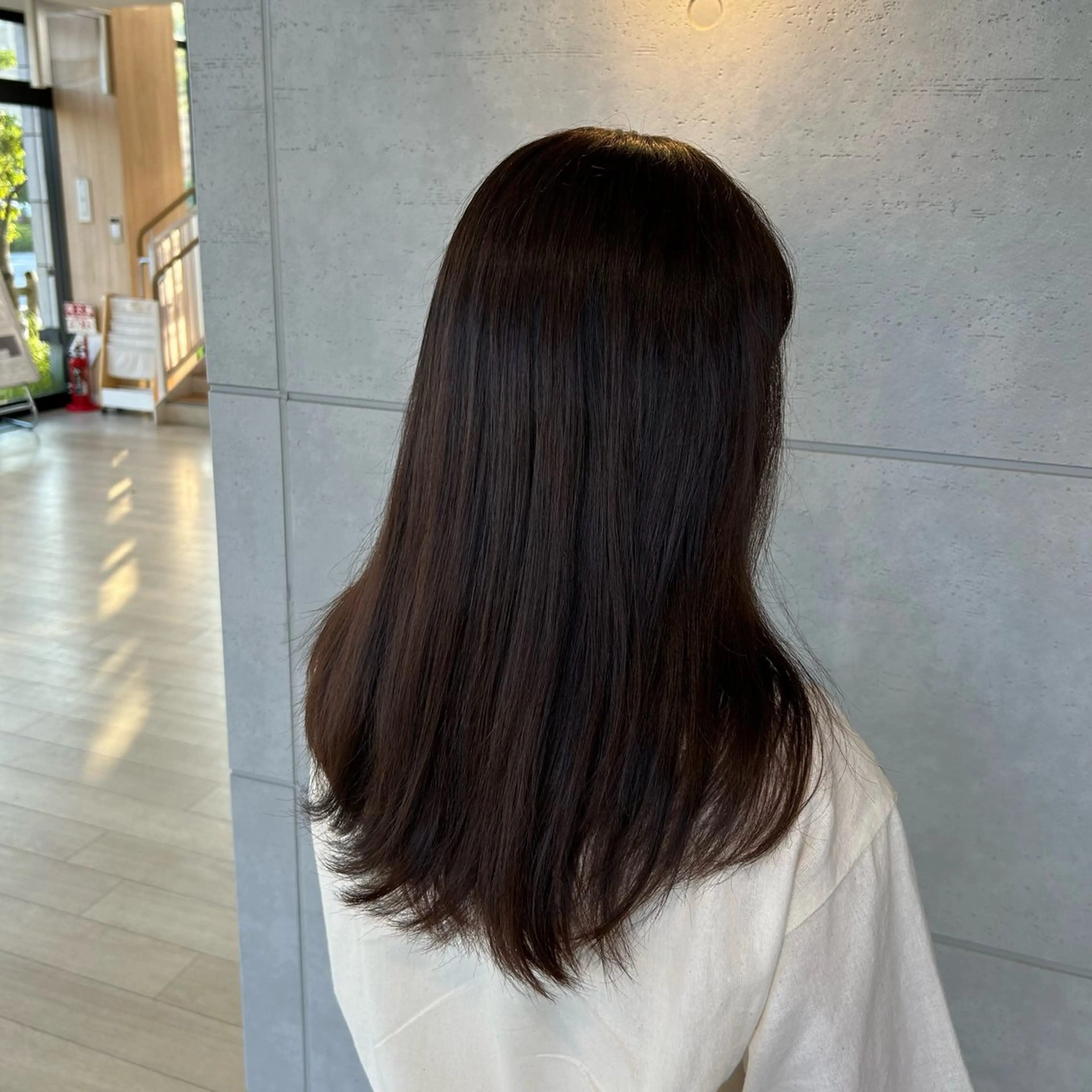 セミロング カラー 伊藤 乃愛のヘアスタイル