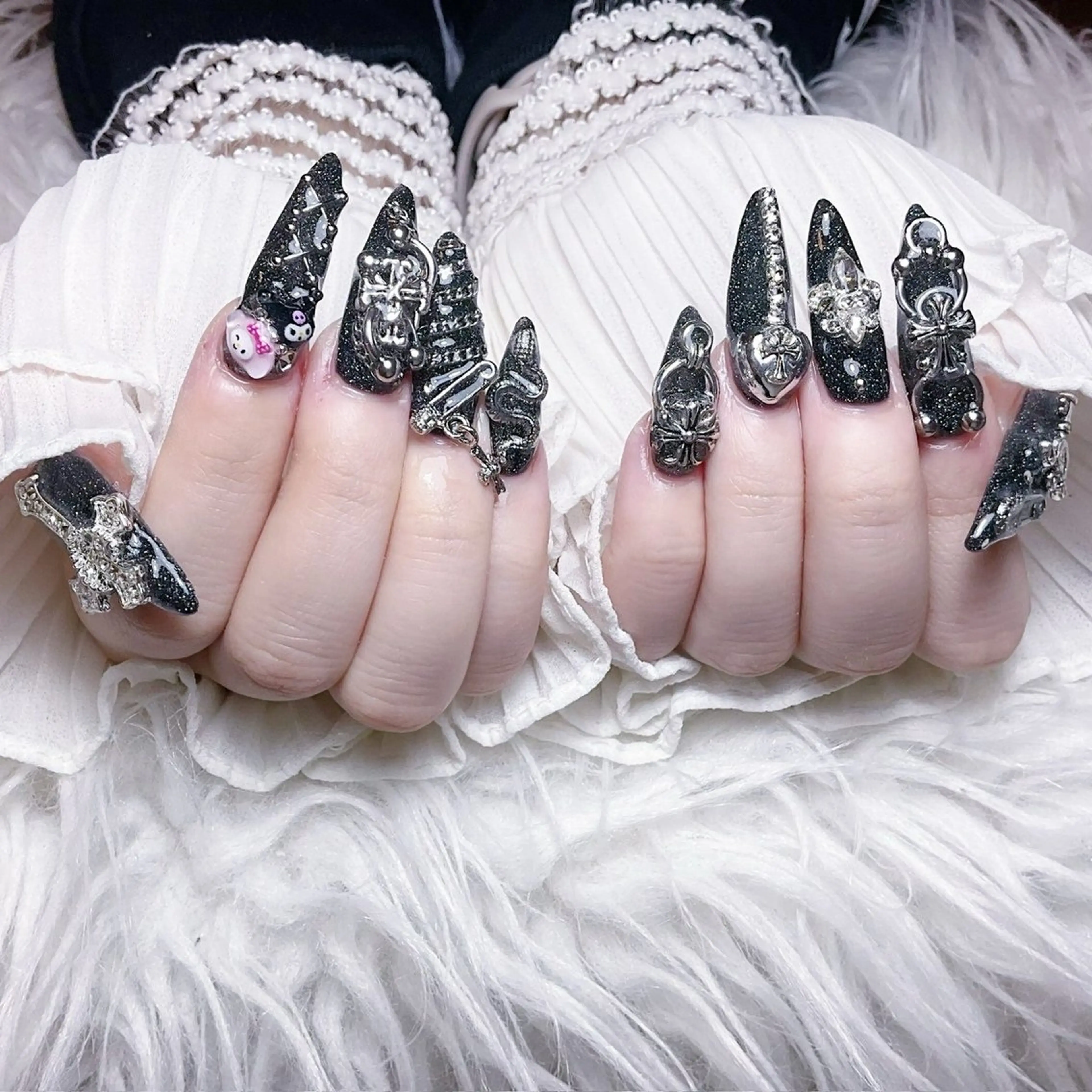 ネイル チークネイル 長さ出し フラワーネイル フレンチネイル ガーリー ハンドネイル NEW NAIL 池袋のネイルデザイン
