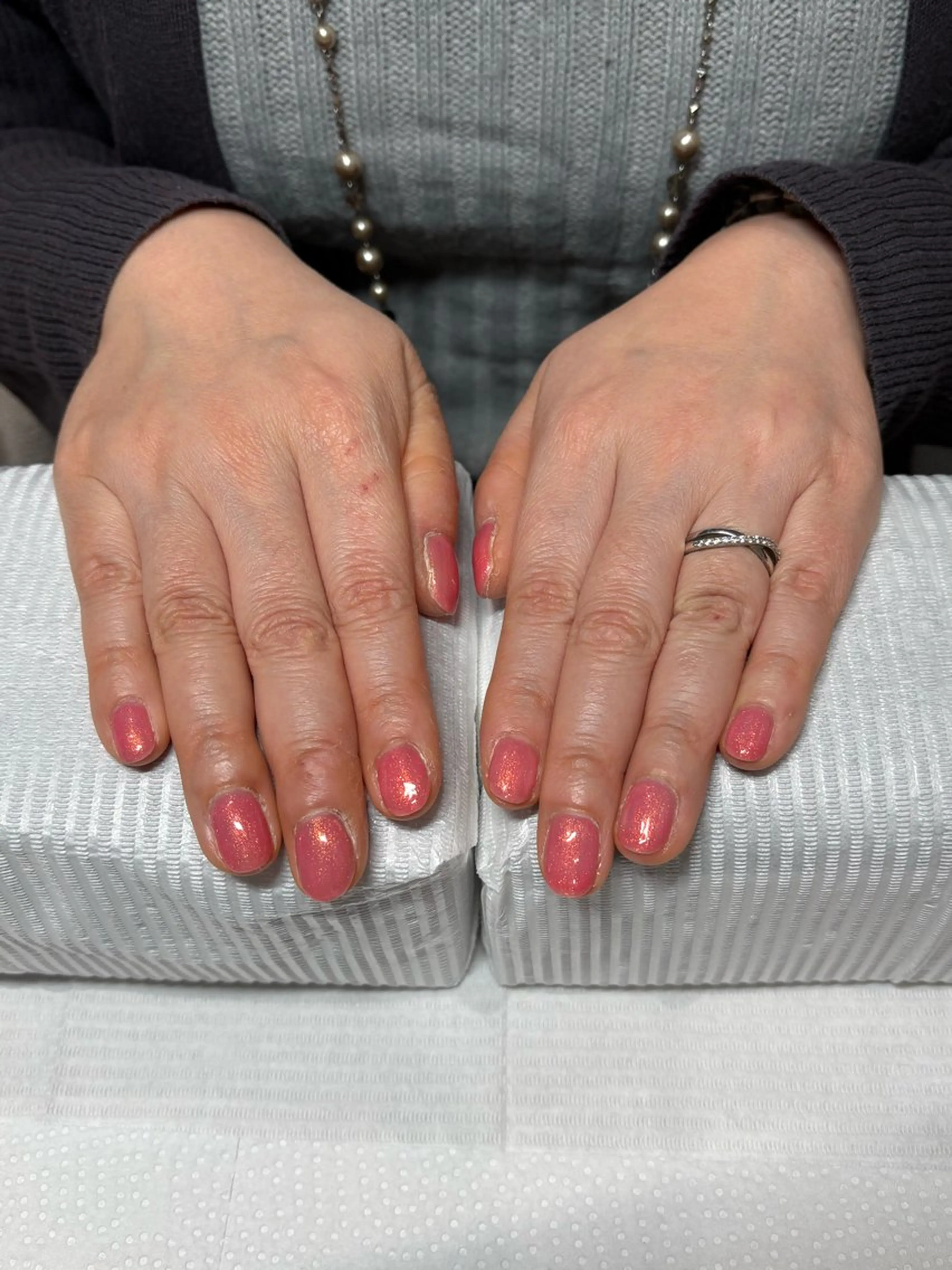 ネイル ゴールド ラメ(グリッター) ピンク 春ネイル Miura.H 🦋🫧のネイルデザイン