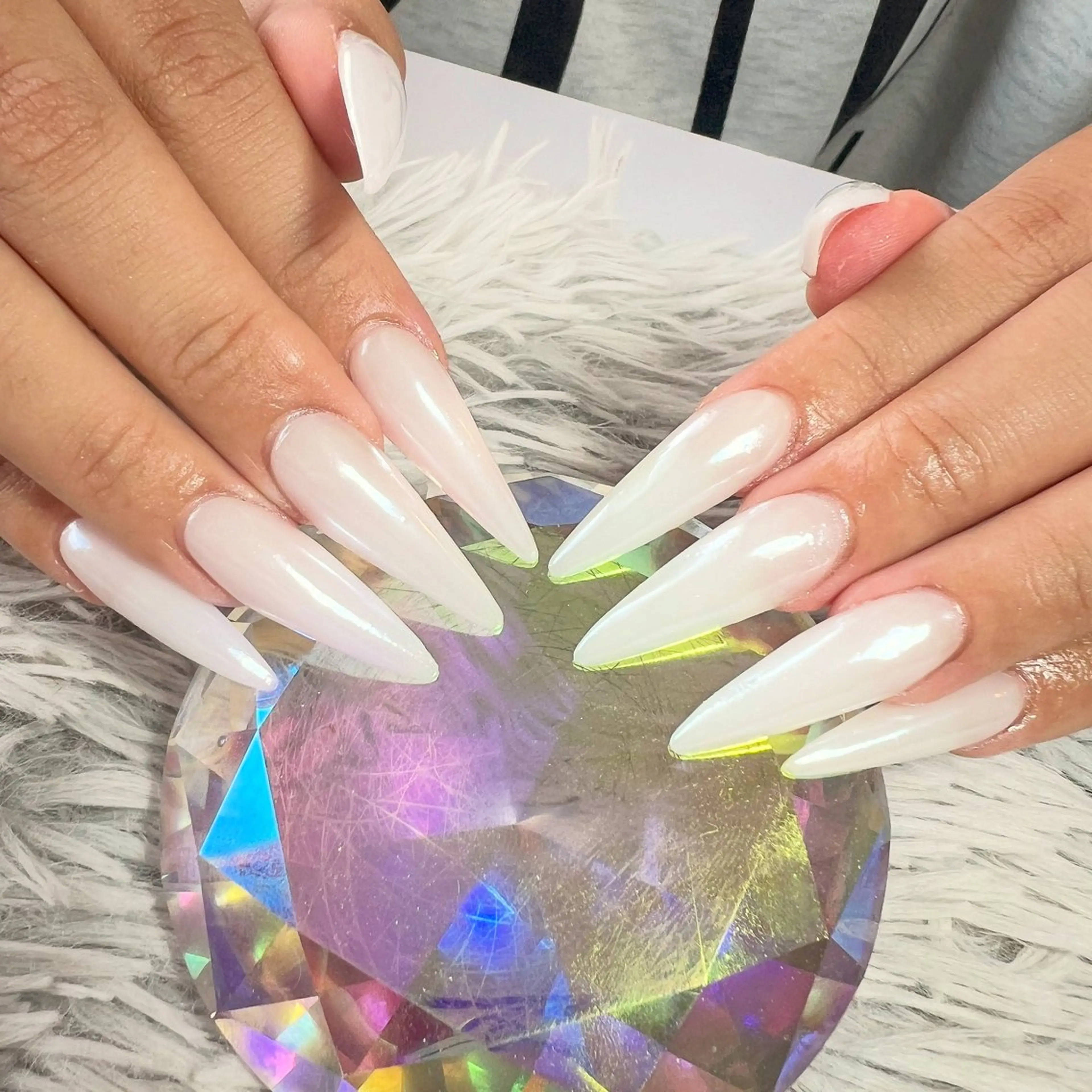 ネイル スカルプネイル ホワイト ハンドネイル シェヌネイル JURAのネイルデザイン