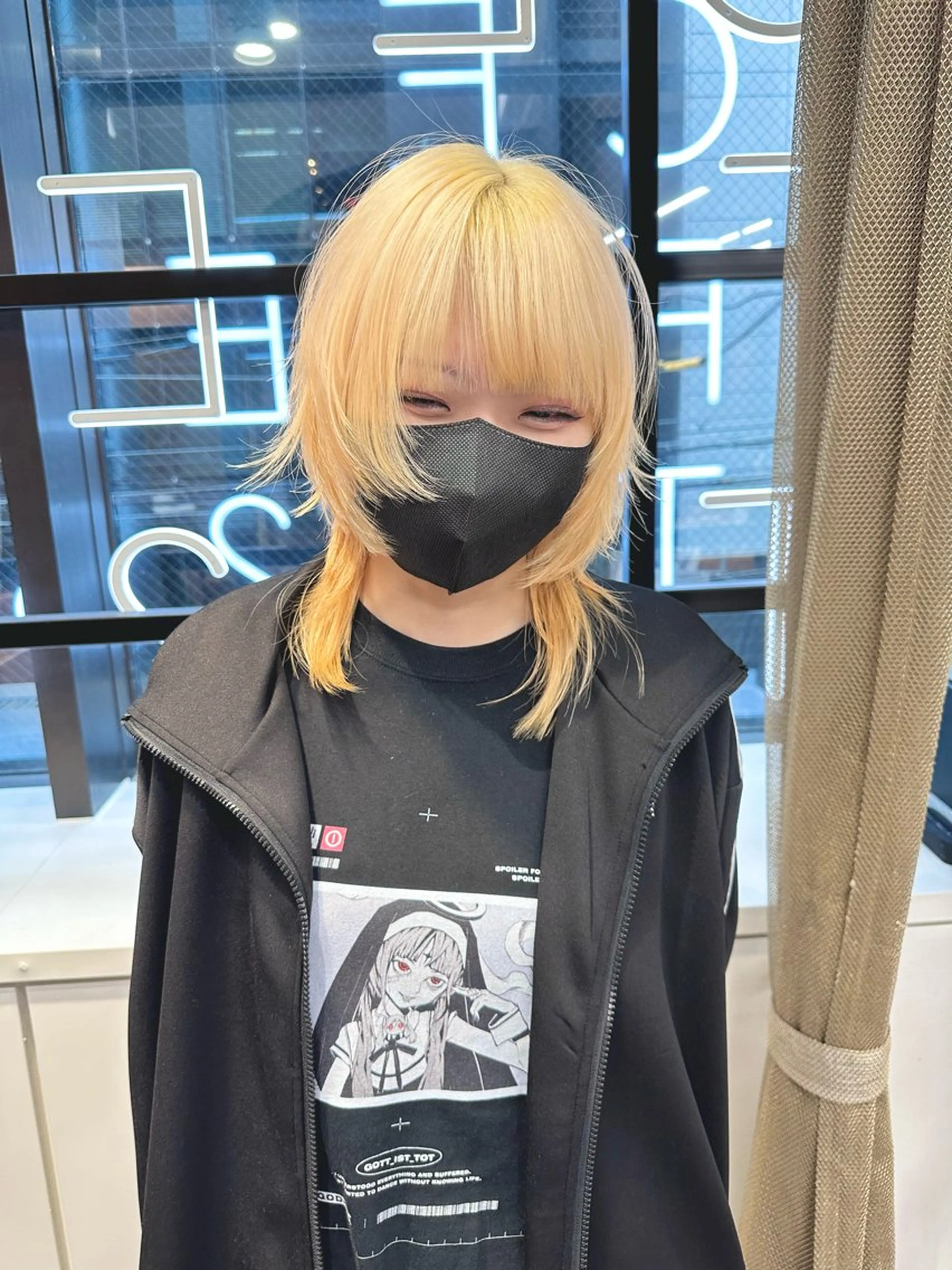 ミディアム カラー ウルフとハイトーン みっちー✂️のヘアスタイル