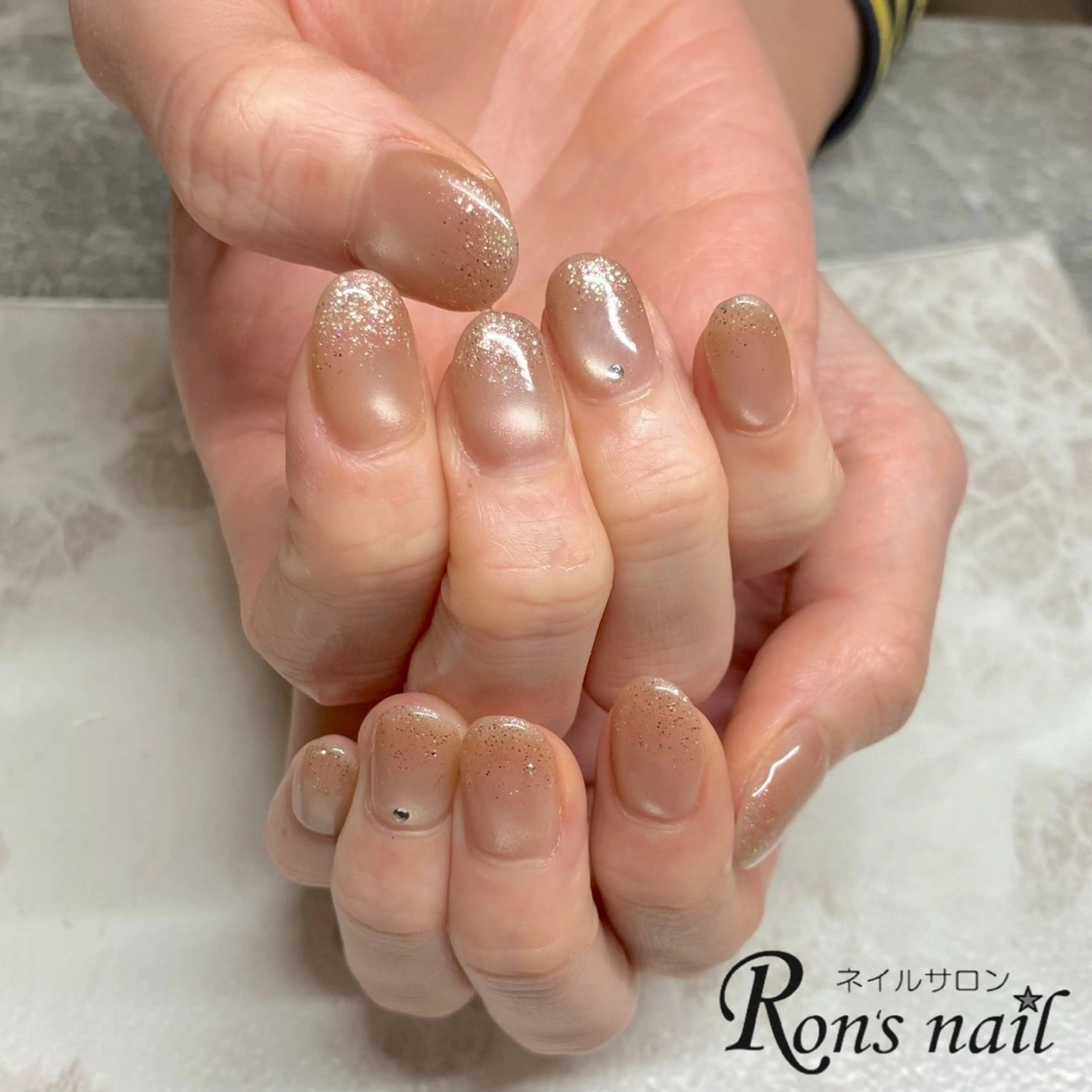 ネイル ラメ(グリッター) マグネットネイル マグネットワンカラー ワンカラーネイル ストーンネイル Ron's nail 笹岡のネイルデザイン