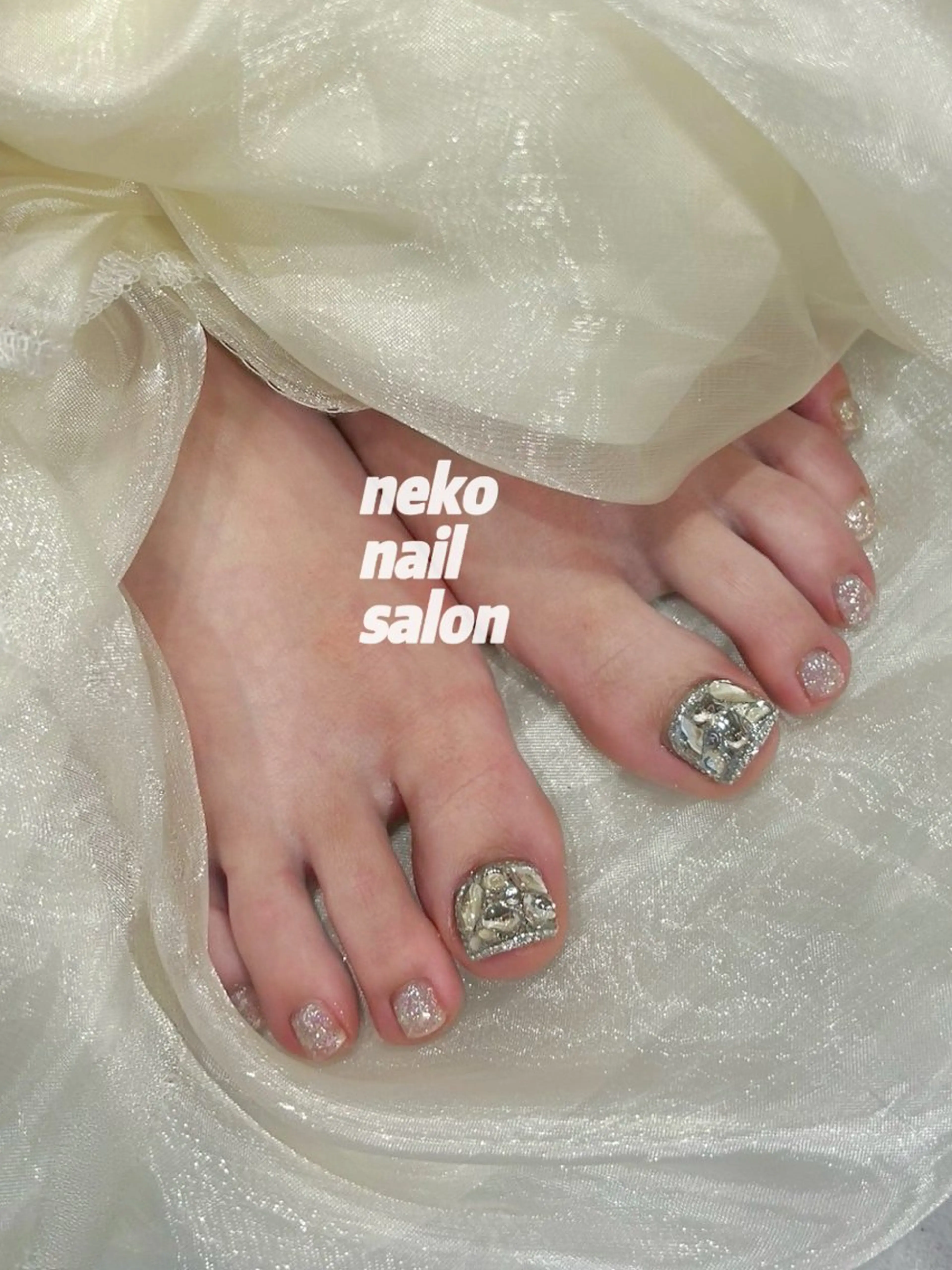 ネイル フットネイル キラキラネイル フットネイル neko nail所属・neko nailのネイルデザイン