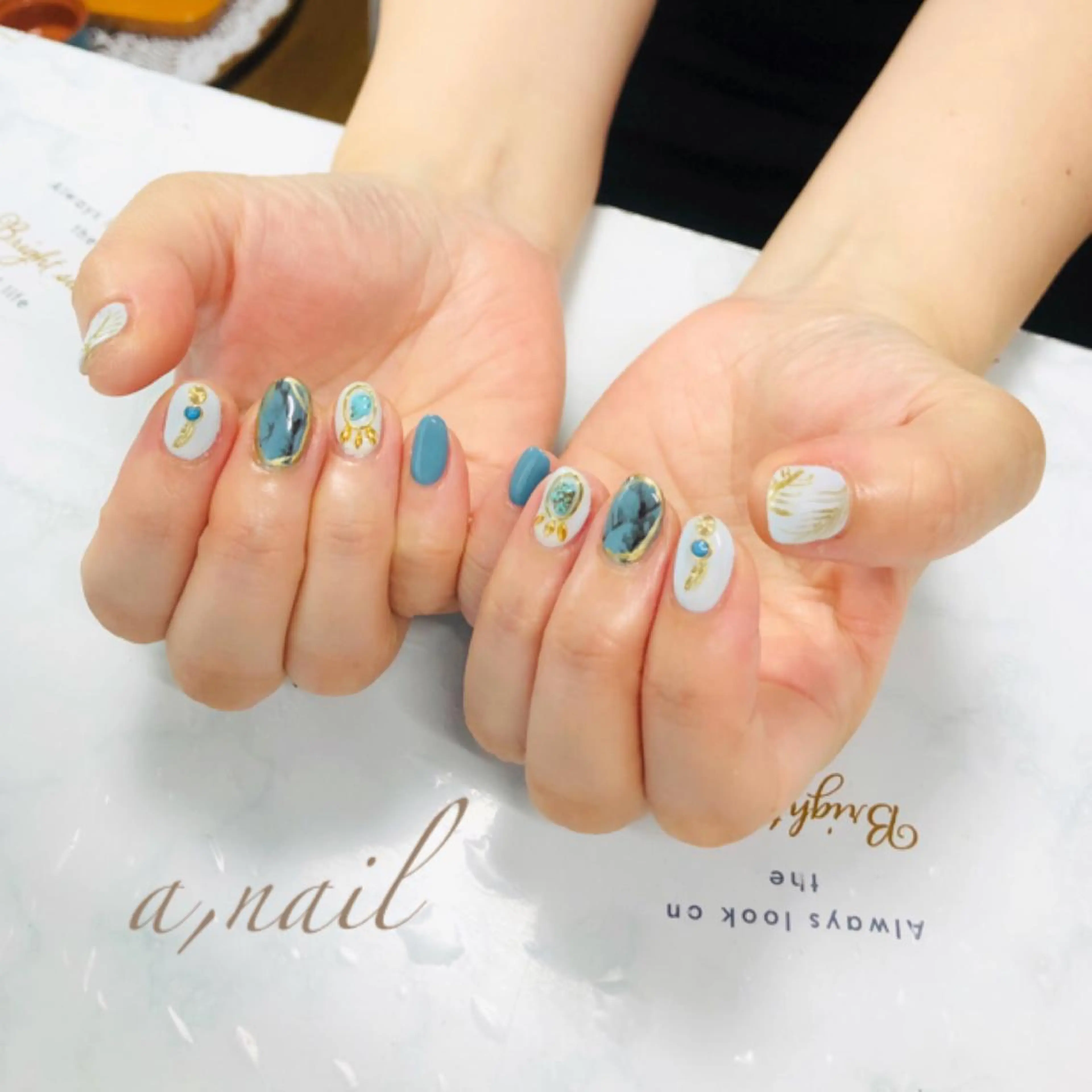 ネイル フットネイル ジェルネイル グラデーション ラメ(グリッター) ラメグラデーション ハンドネイル ネイルサロン エーネイルのネイルデザイン