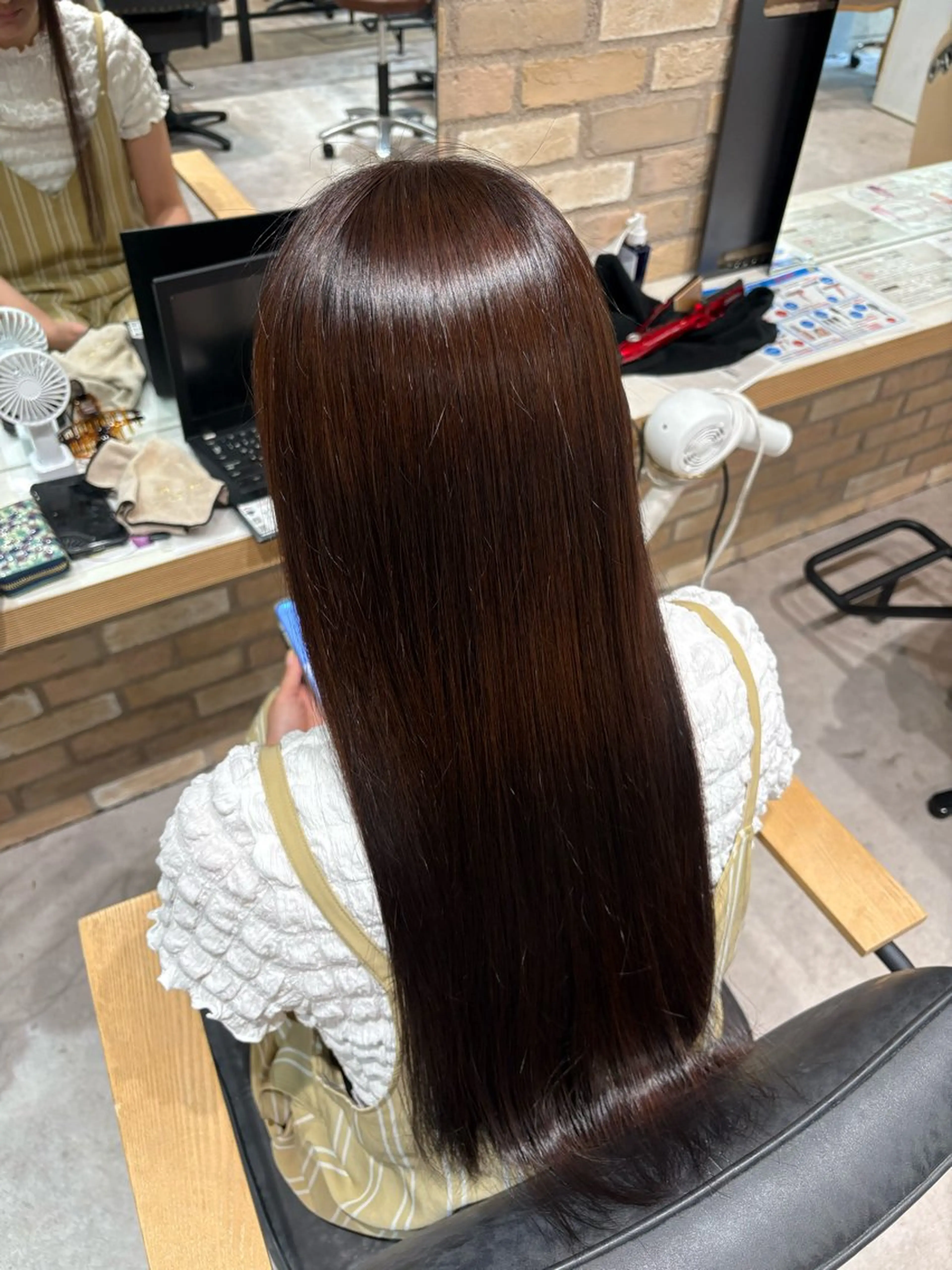 ショート フェザー/シャドウ/ メッシュパーマのヘアスタイル