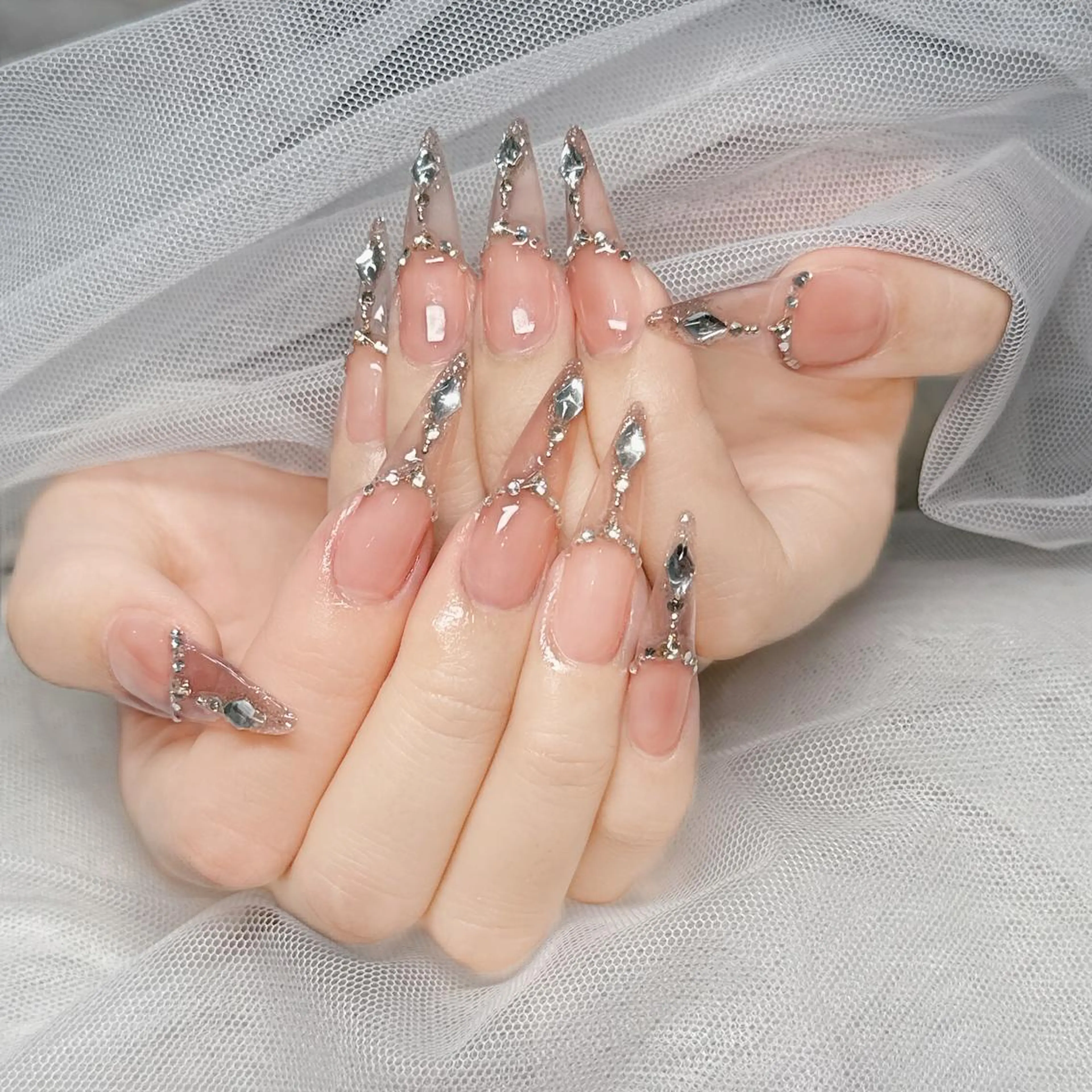 カラー ロング グラデーションカラー 韓国風ヘア ハンドネイル Bling Salonのネイルデザイン