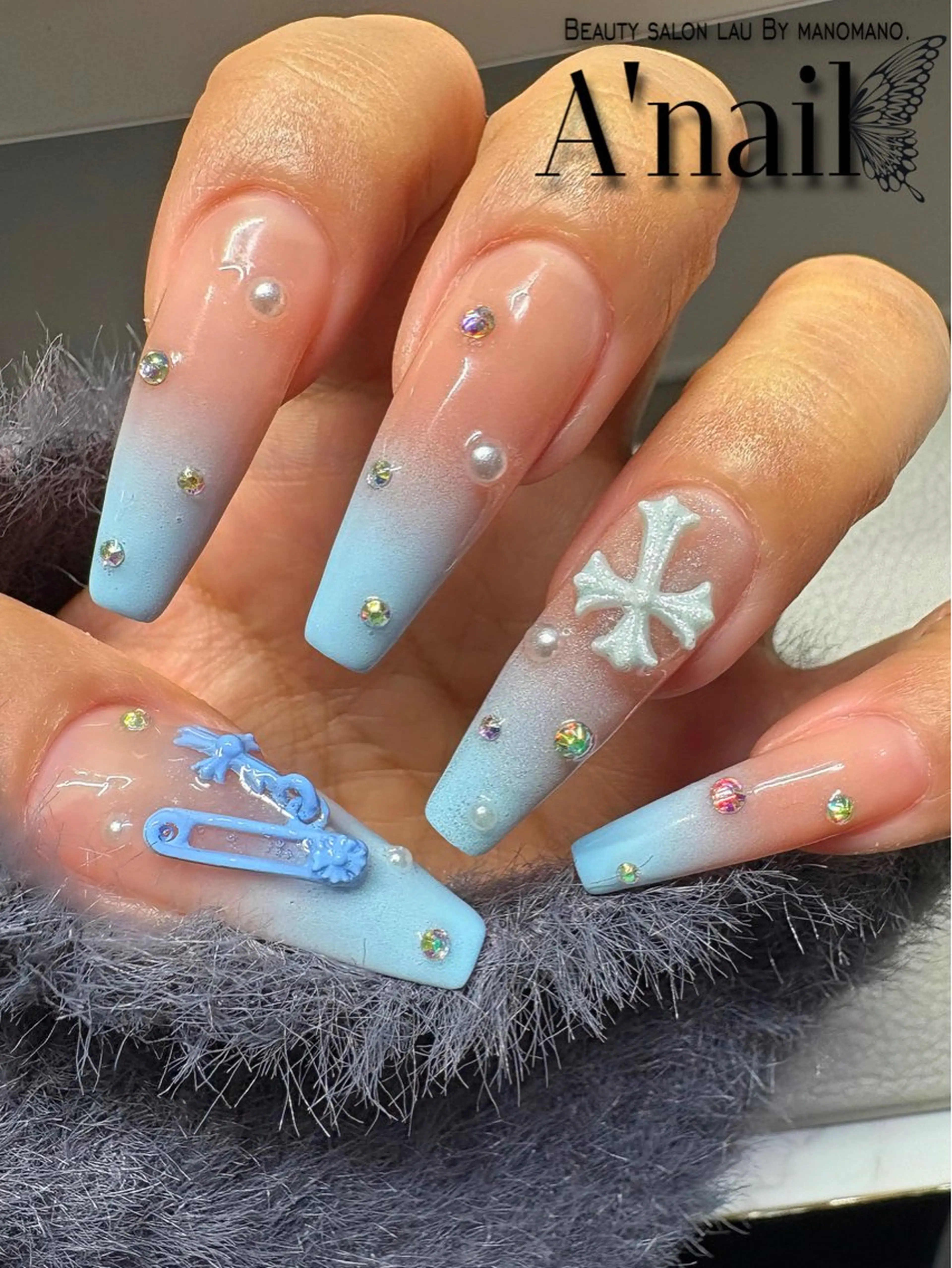 ネイル 長さ出し ストーンネイル ﾗｳﾊﾞｲﾏﾉﾏﾉ✧ ARISSA🦋💜のネイルデザイン