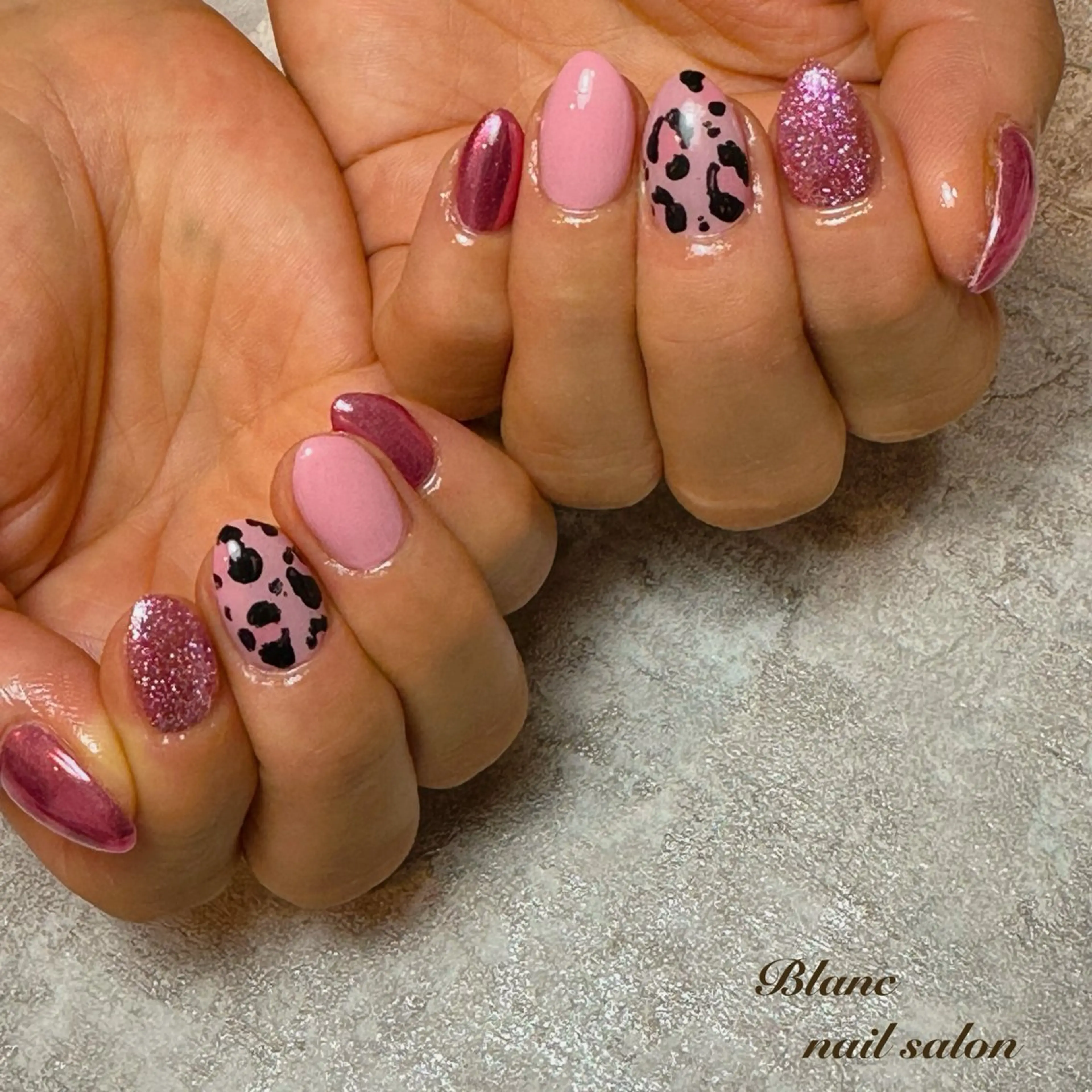 ネイル アニマル柄 ラメ(グリッター) Blanc ブランのネイルデザイン