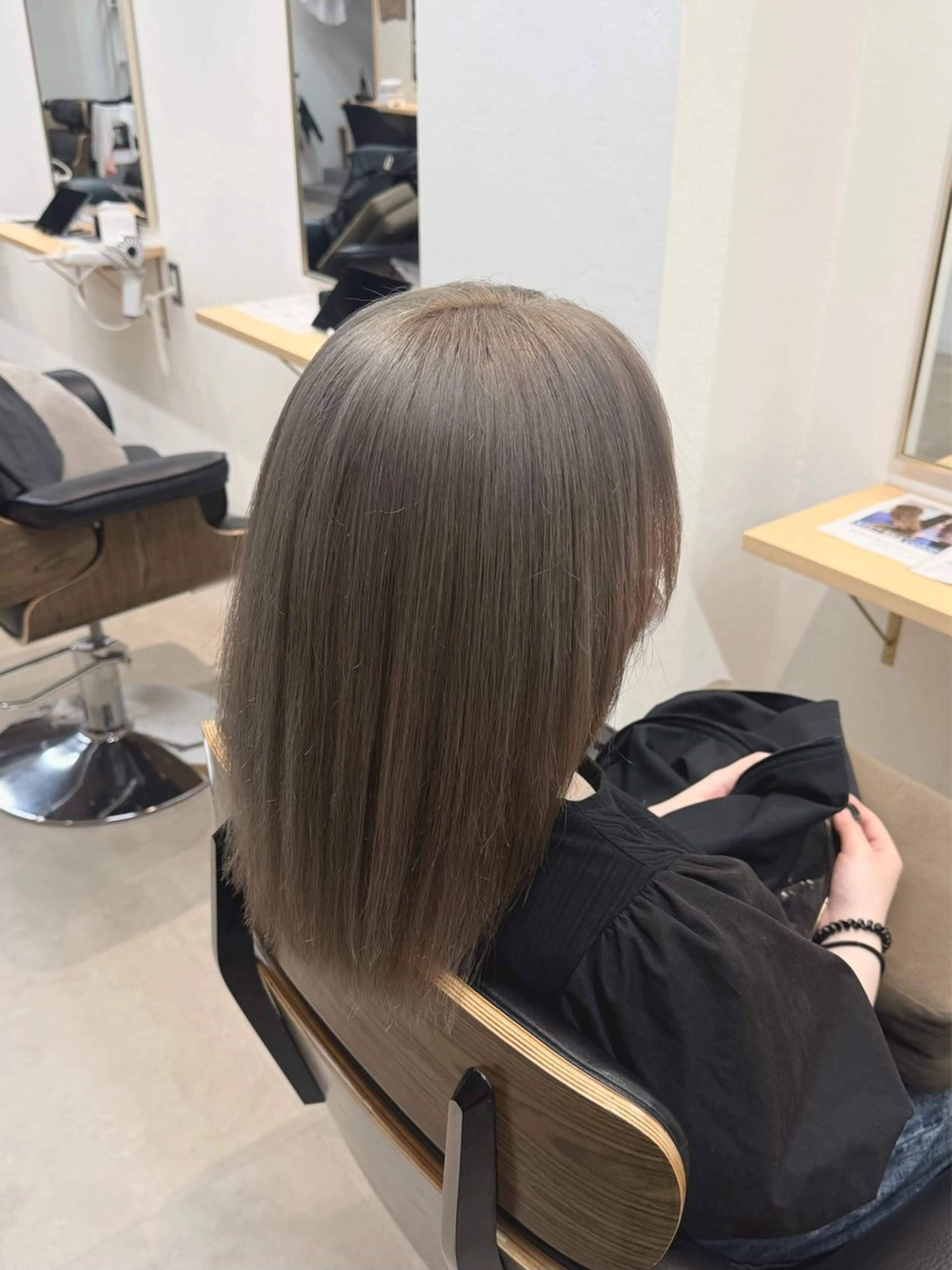 カラー グレージュ ヘアカラー ブリーチ/縮毛矯正/ モデル募集中🎀🐇のヘアスタイル