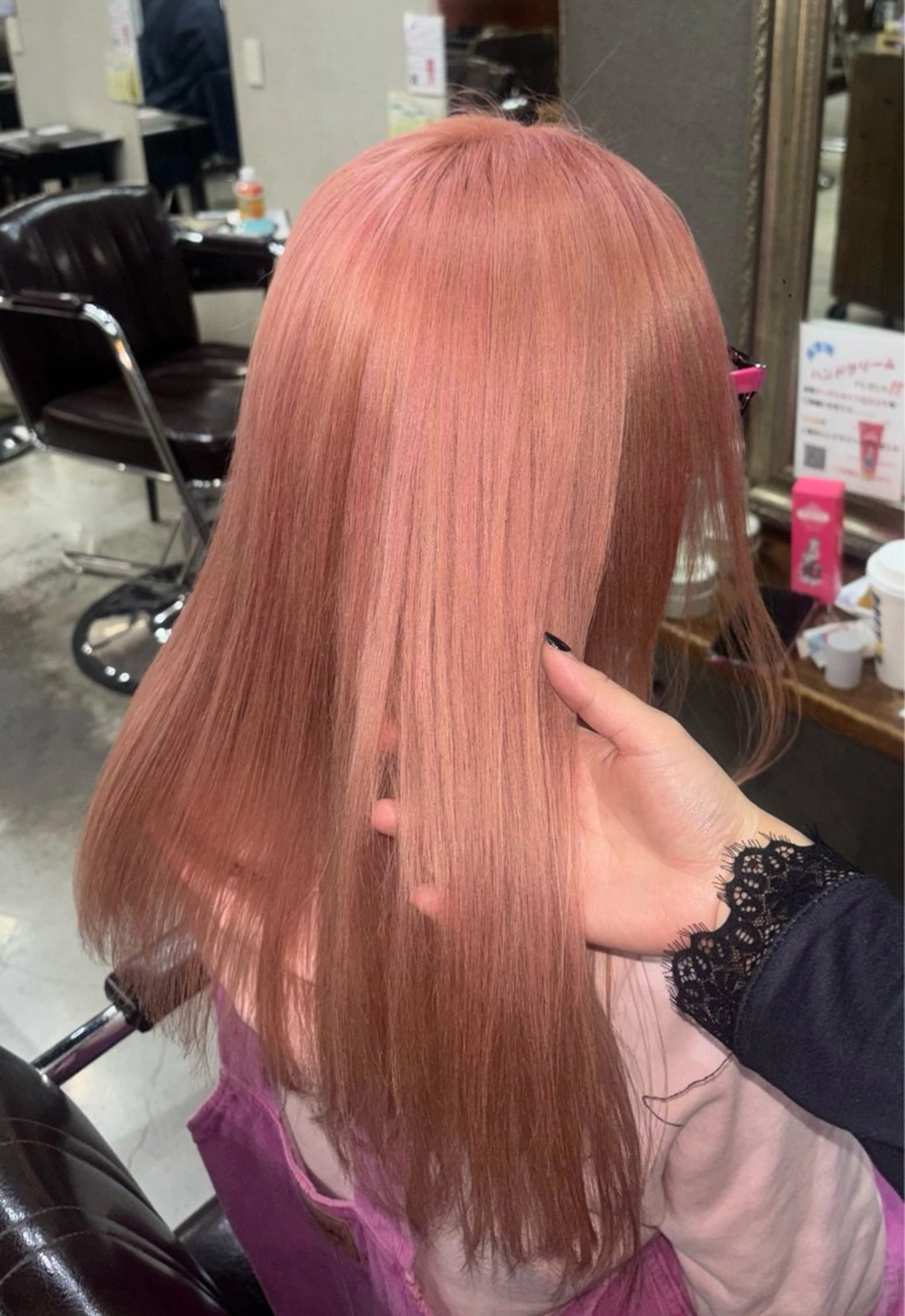 セミロング カラー ブリーチ ピンクカラー 小池 かなこのヘアスタイル
