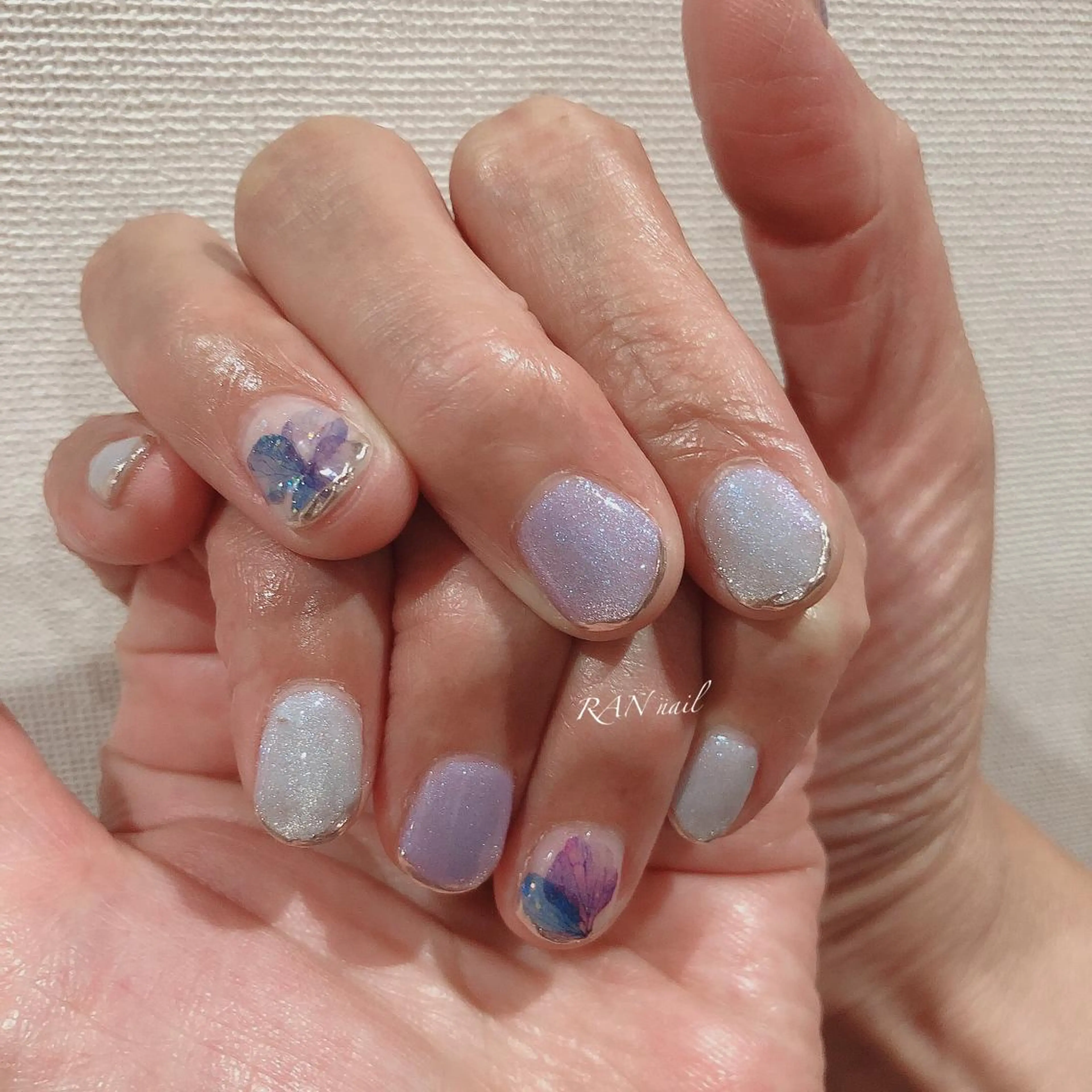 ネイル ジェルネイル キラキラネイル マグネットネイル オフィスネイル パープル RAN nailのネイルデザイン
