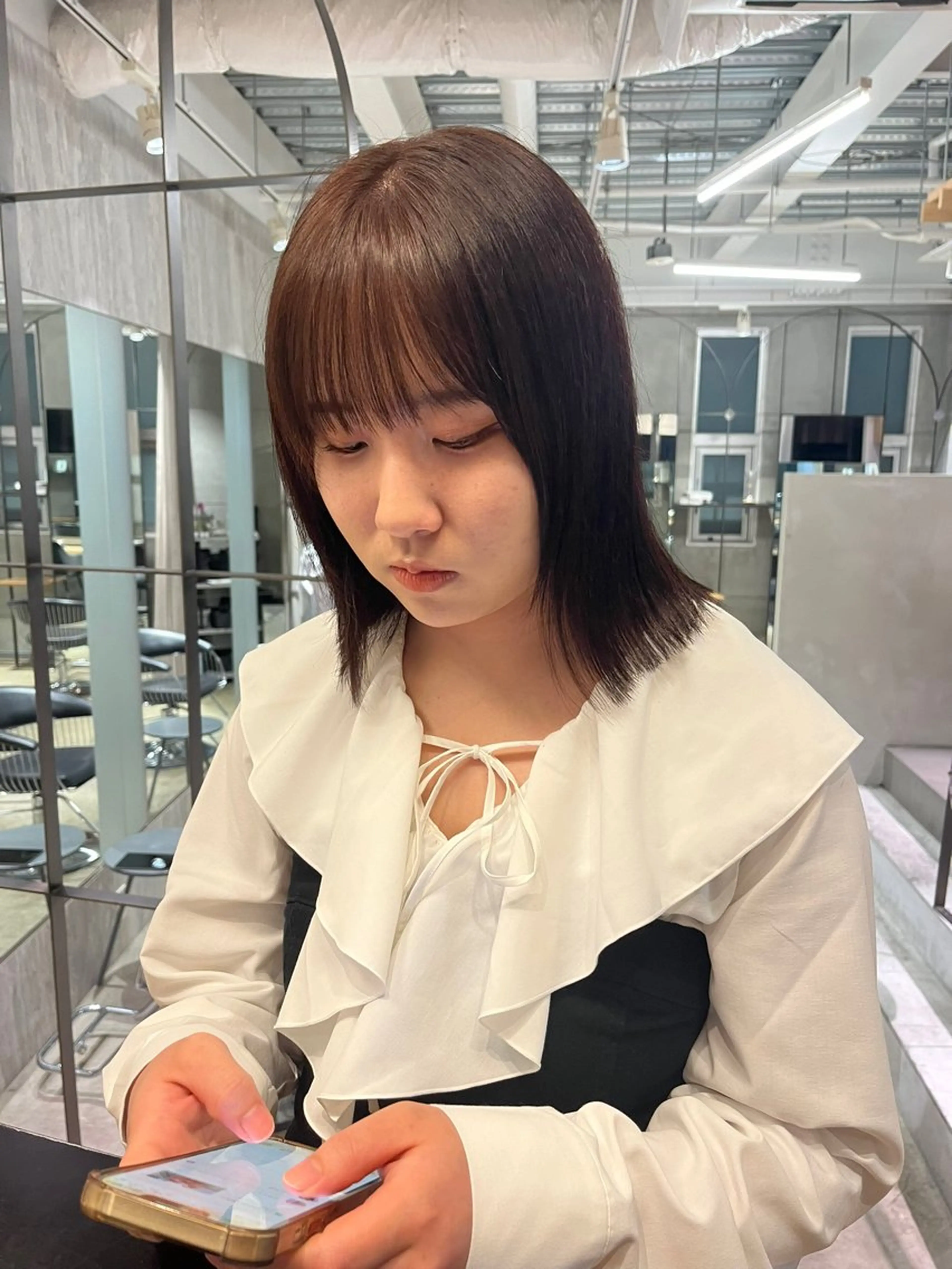 ミディアム カラー 森山 葵のヘアスタイル