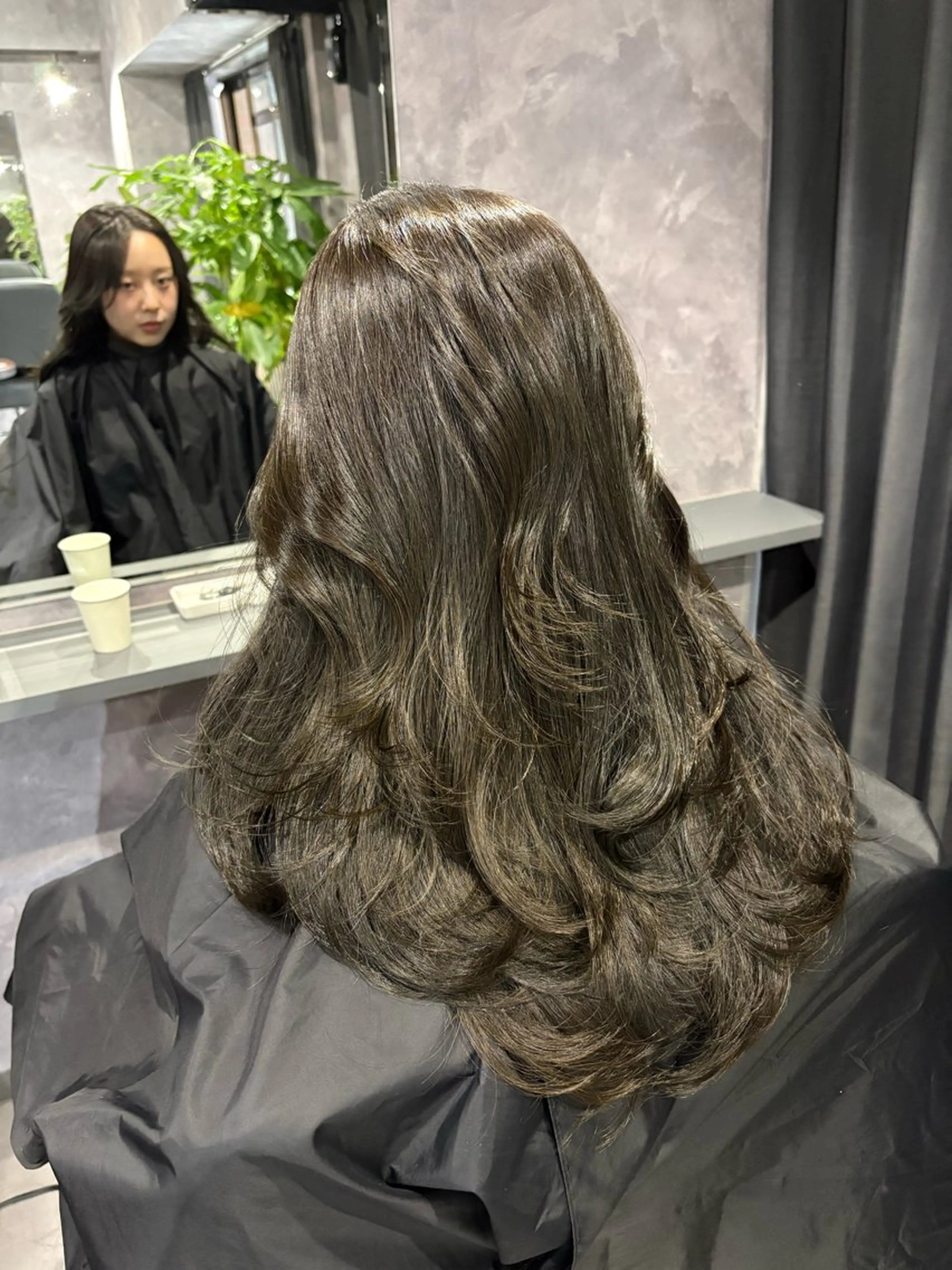 ロング カラー 透明感カラー レイヤーカット カット ヘアカラー トリートメント nameless miichiのヘアスタイル