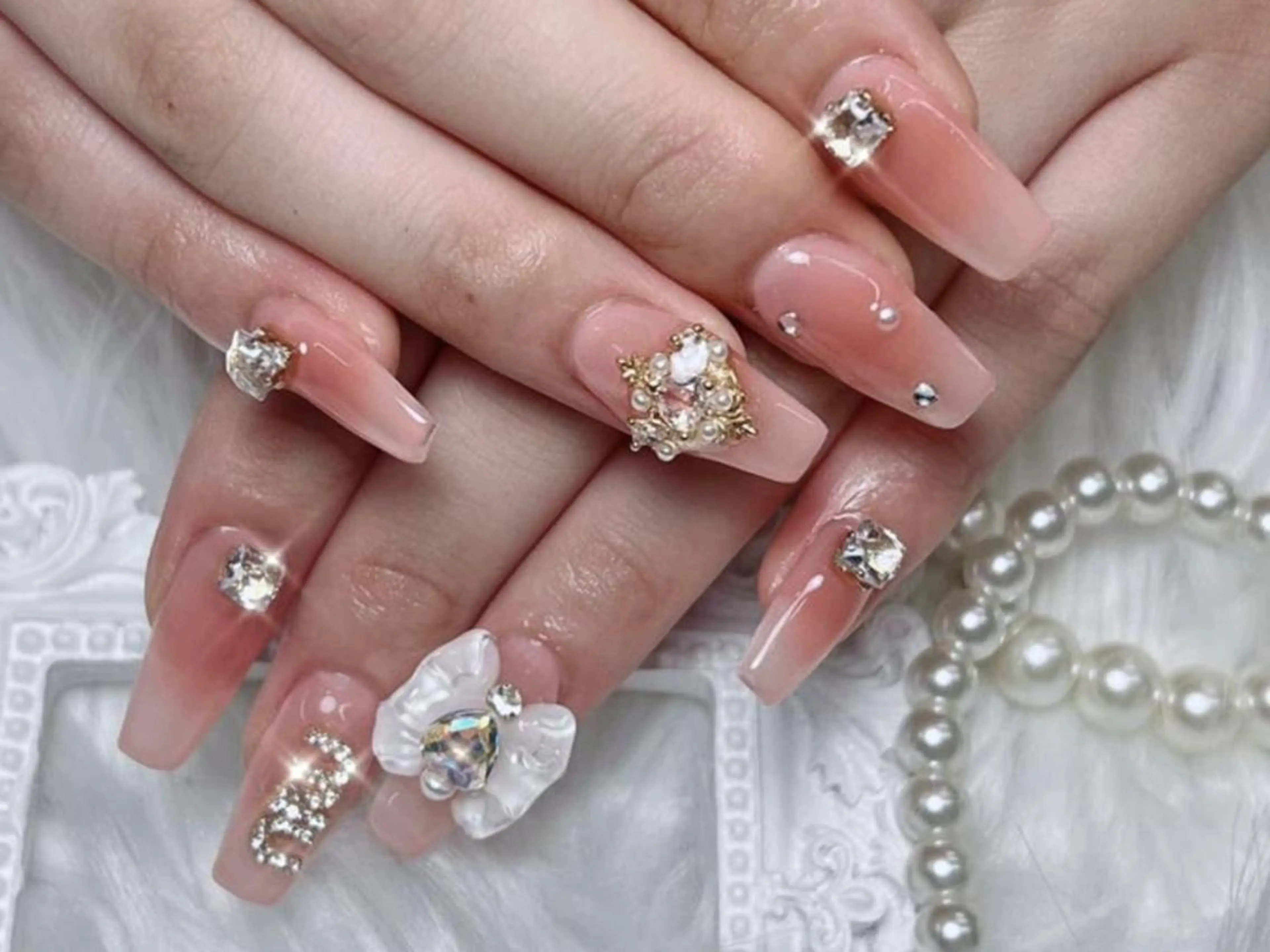 メンズ ネイル アートネイル フレンチネイル ジェルネイル キラキラネイル パラジェル ハンドネイル フットネイル Bloom kabukiのネイルデザイン