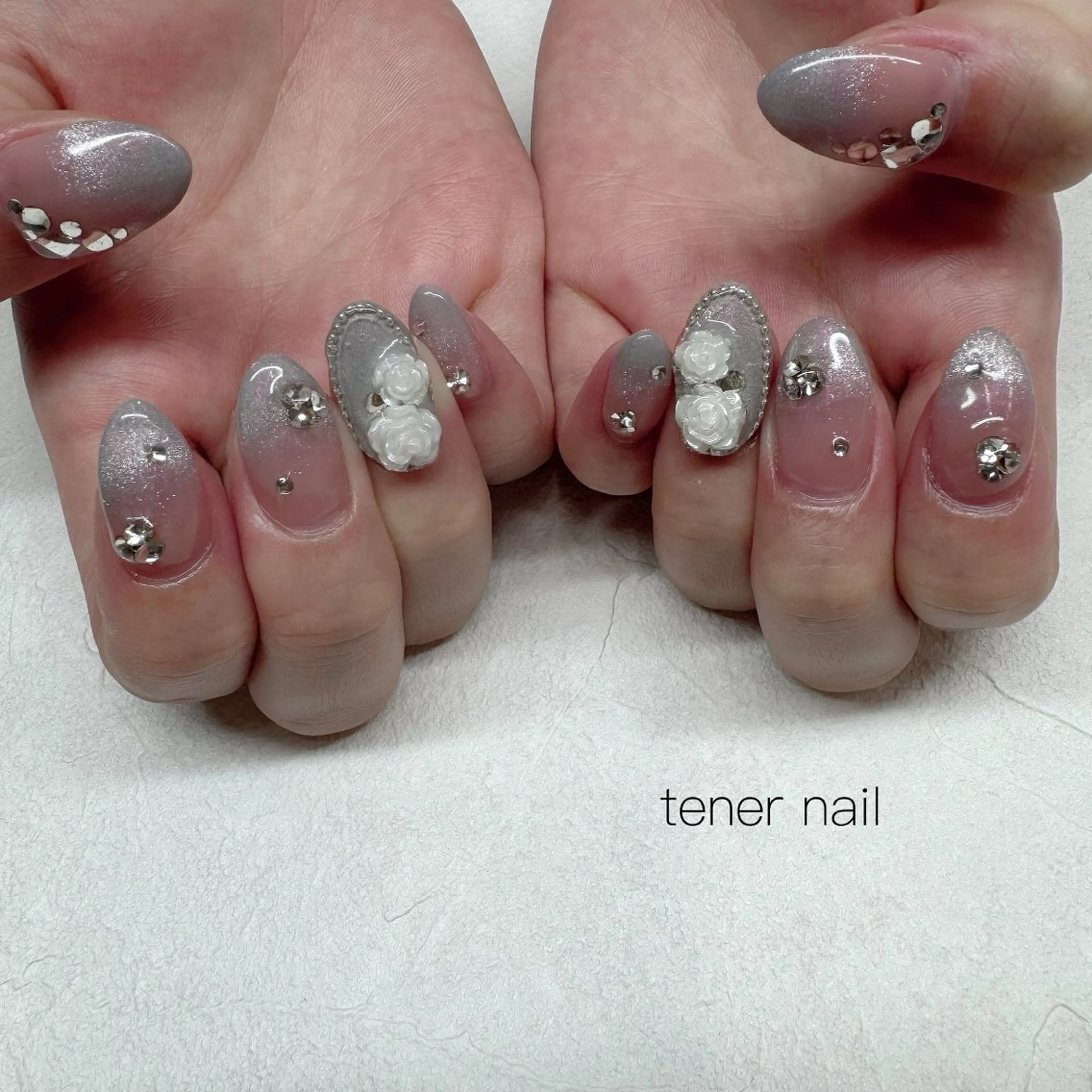 ネイル グラデーション ホワイト ハンドネイル テネルネイル tener nailのネイルデザイン