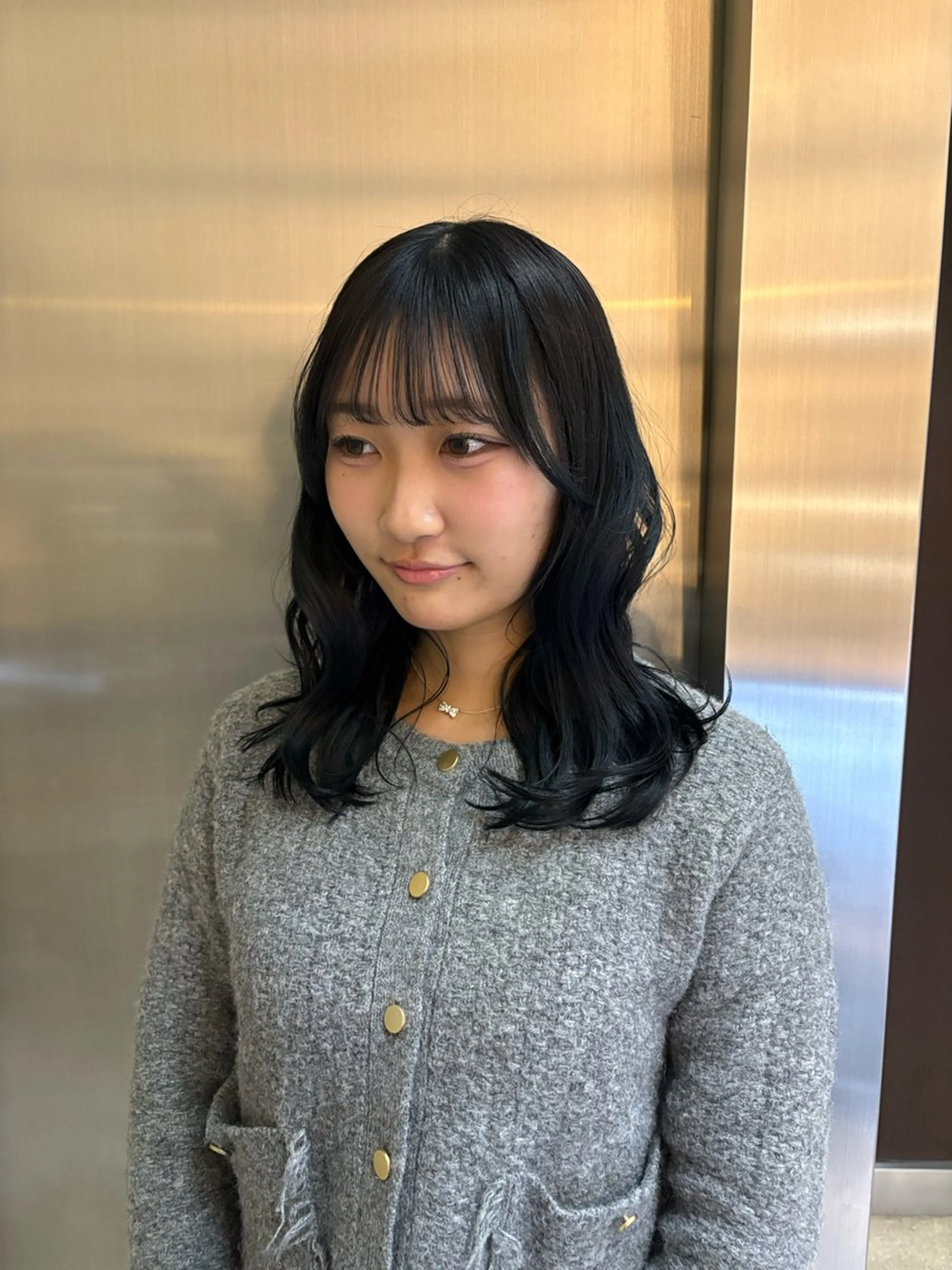 セミロング ヘアカラー AXIS栄ガスビル Hinataのヘアスタイル