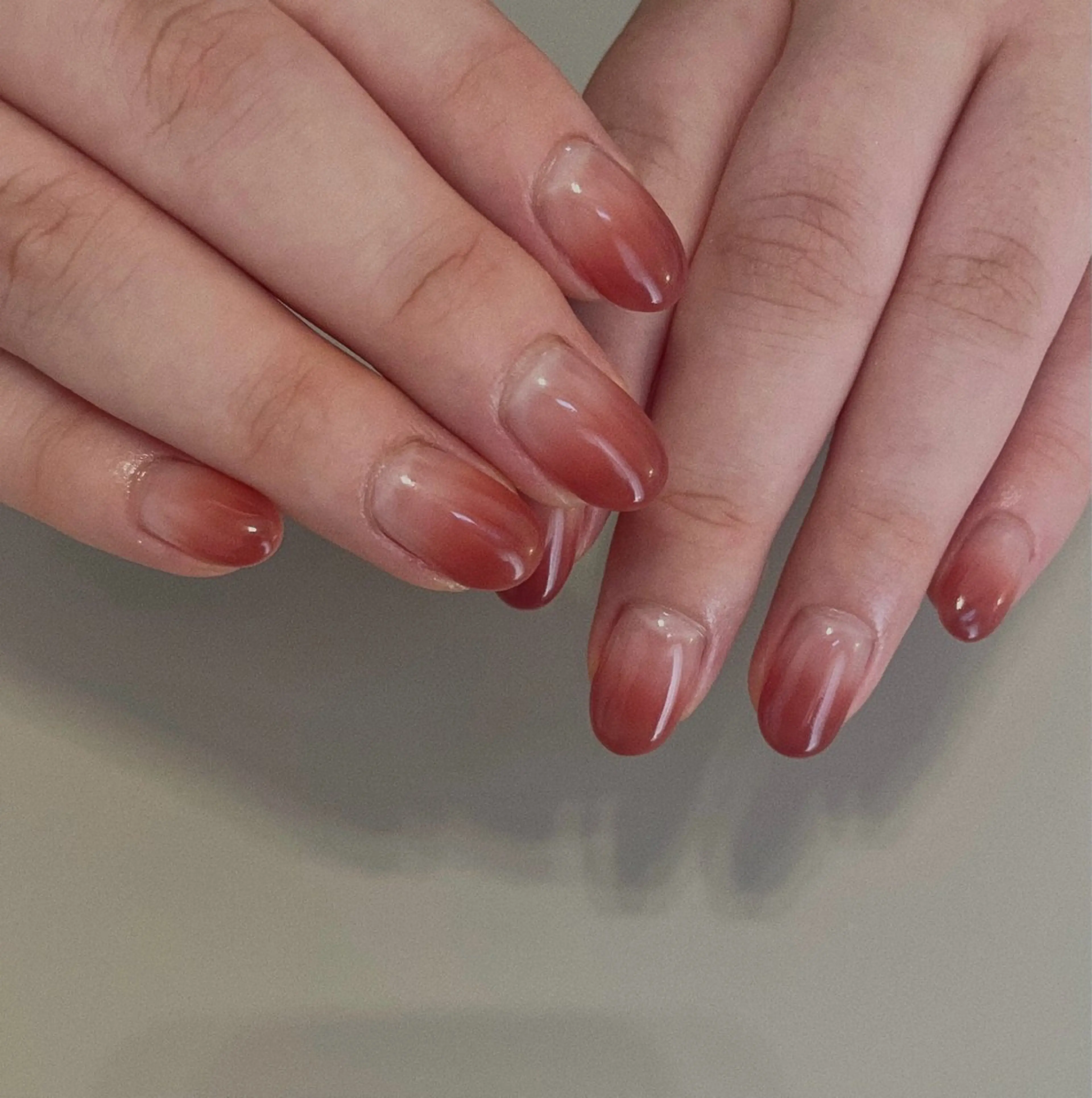 ネイル グラデーション シンプルネイル Nailsalon Olu所属・ネイリスト Nanaのネイルデザイン