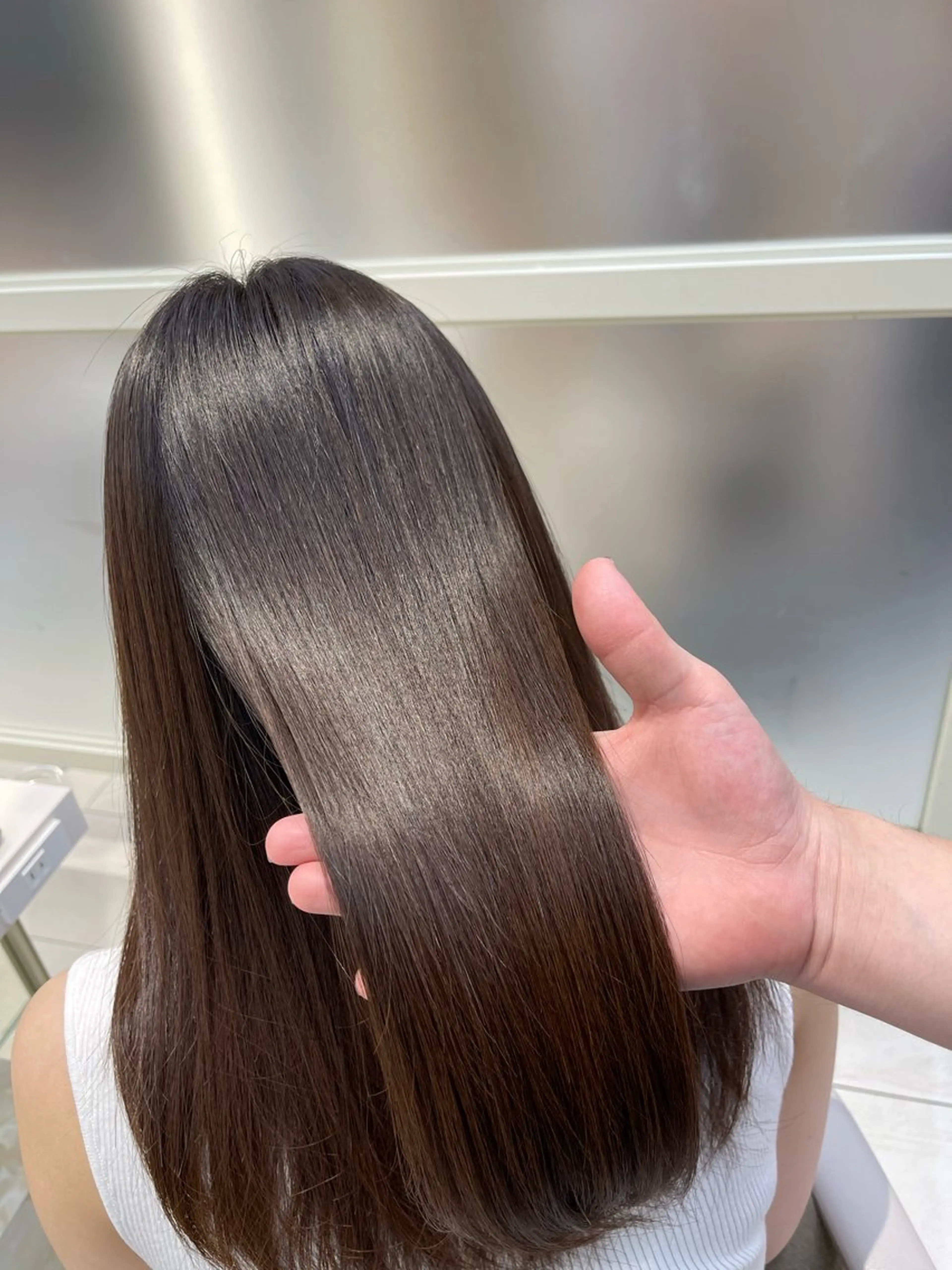 ロング 𝐑𝐞𝐨/透明感 𝐜𝐨𝐥𝐨𝐫のヘアスタイル