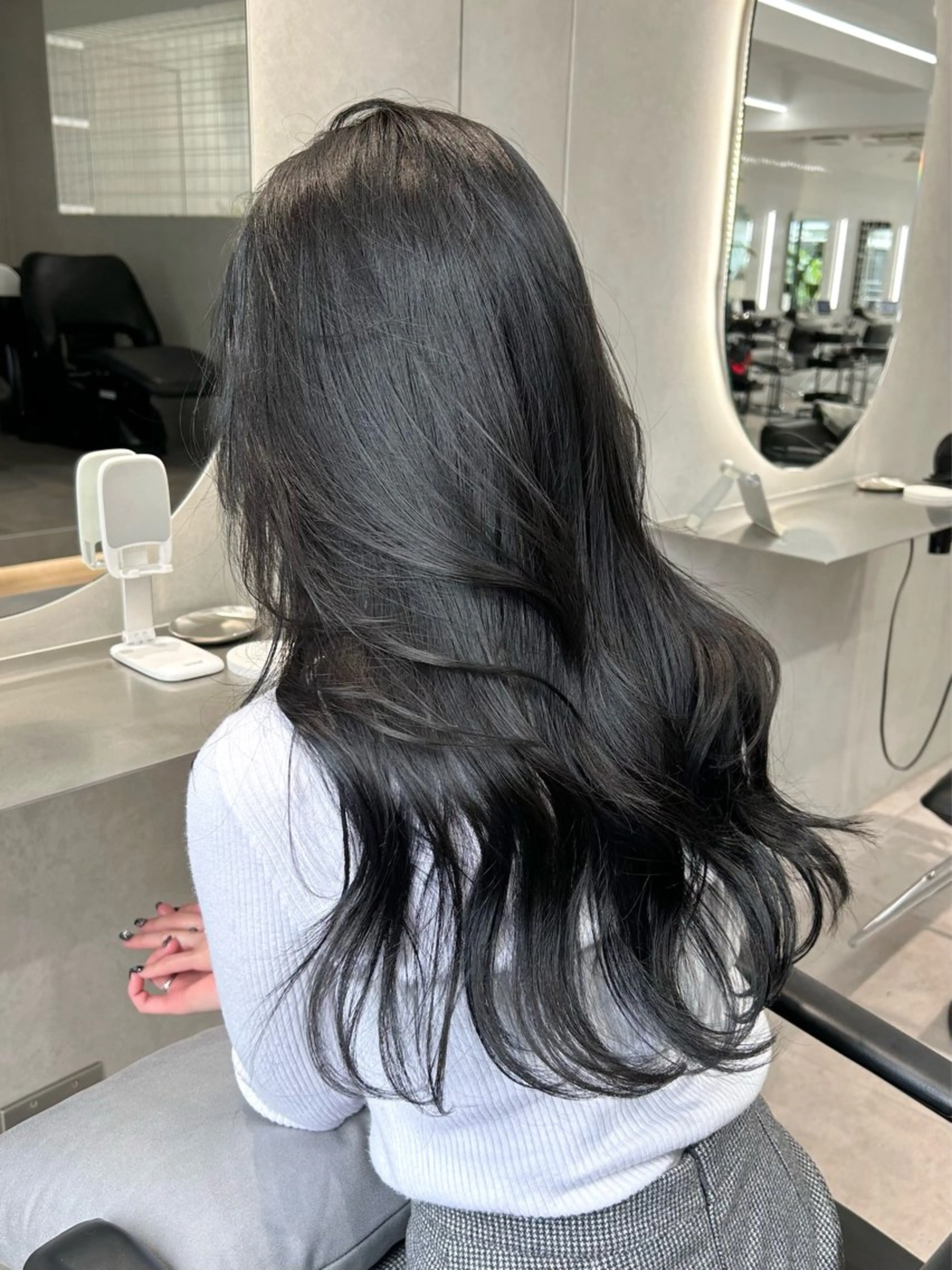 ロング カラー アッシュ アッシュブラウン ベージュカラー ブラウンカラー 透明感カラー ヘアカラー 表参道/透明感 グレージュ/ブラウンのヘアスタイル