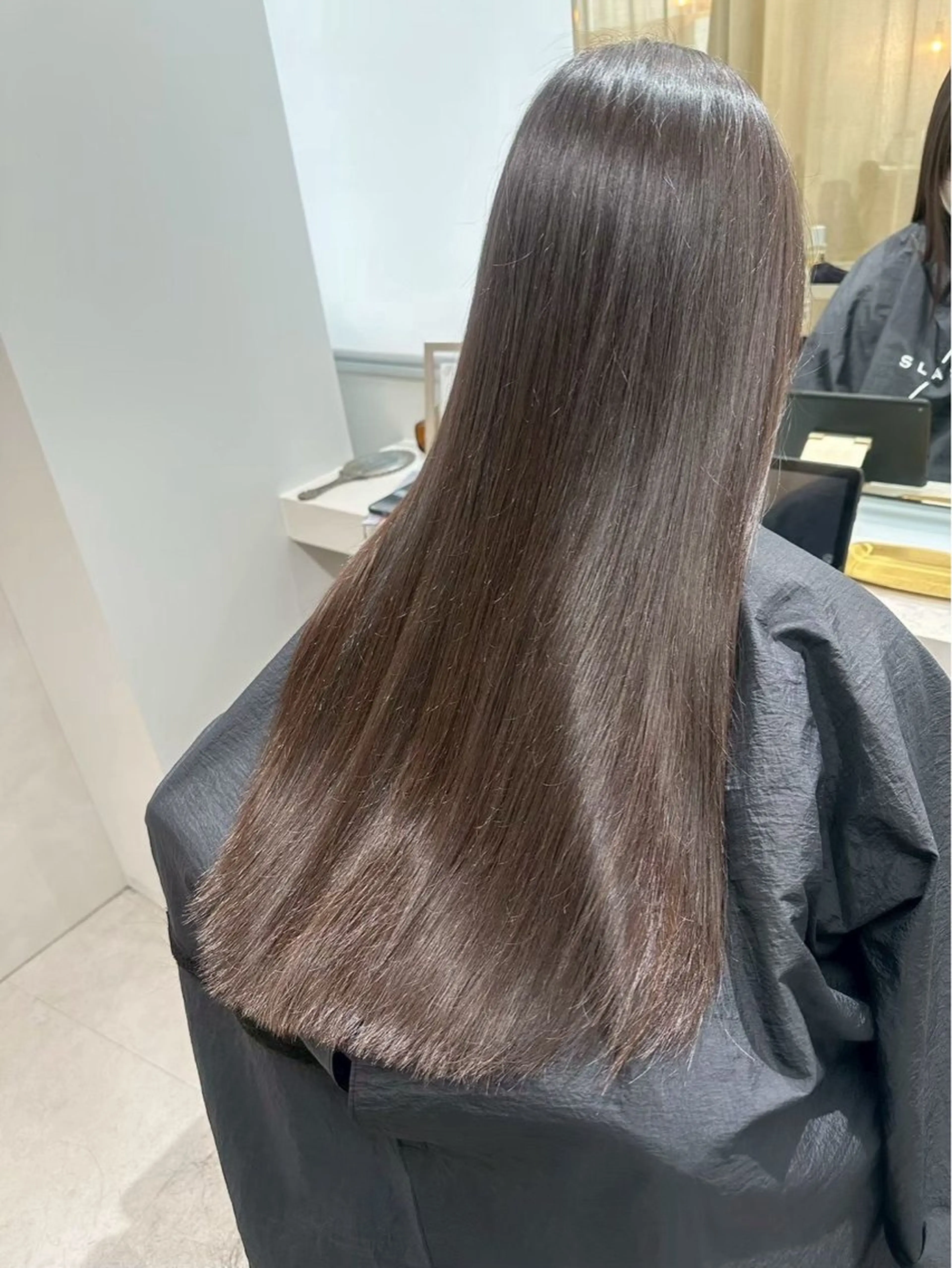 ロング SLASHスラッシュ 片野さくらのヘアスタイル