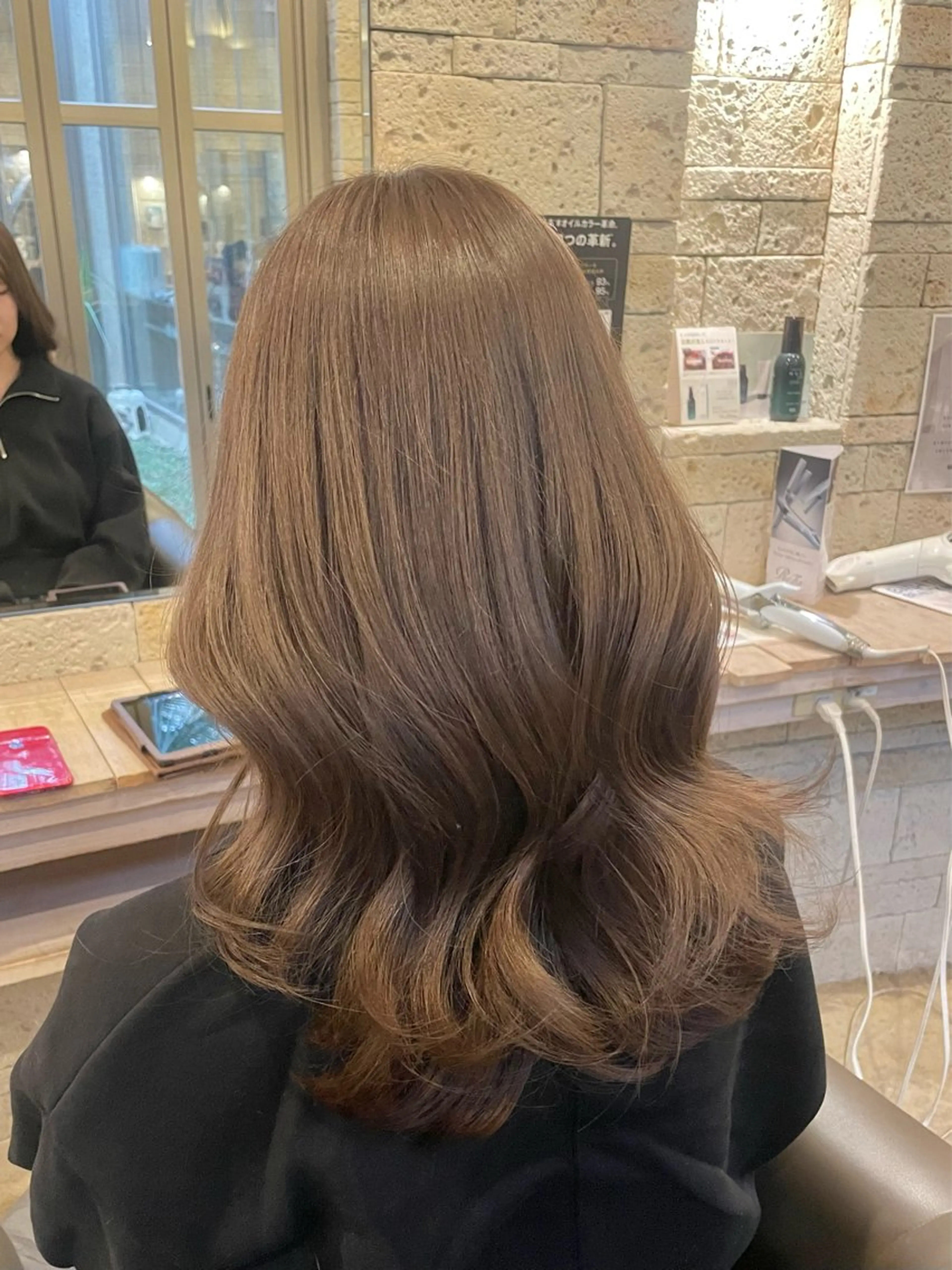 ミディアム カラー アッシュ ベージュカラー 透明感カラー カット ヘアカラー 木村 一葵のヘアスタイル
