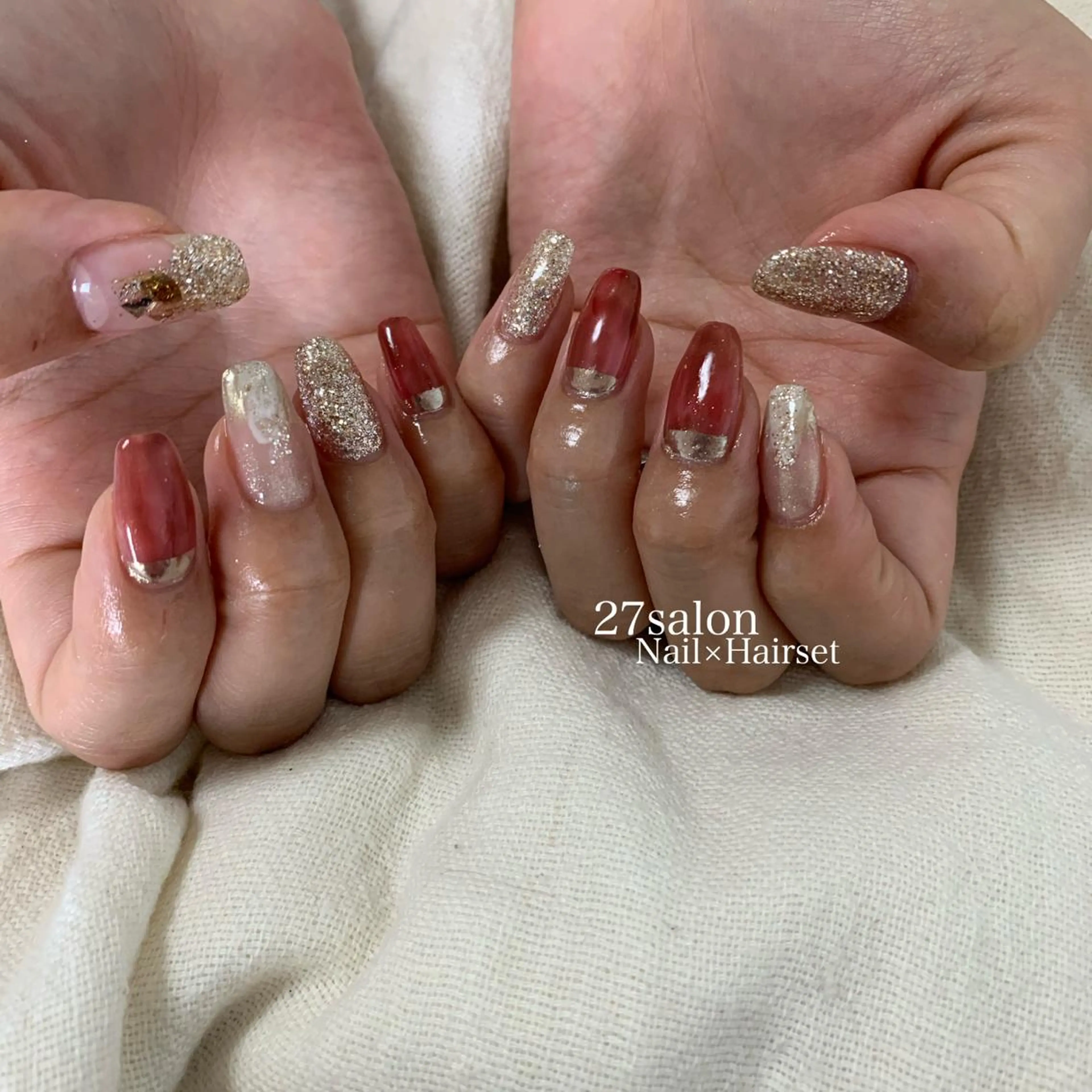 ネイル ニュアンスネイル 赤色 ハンドネイル 27salon yuinaのネイルデザイン