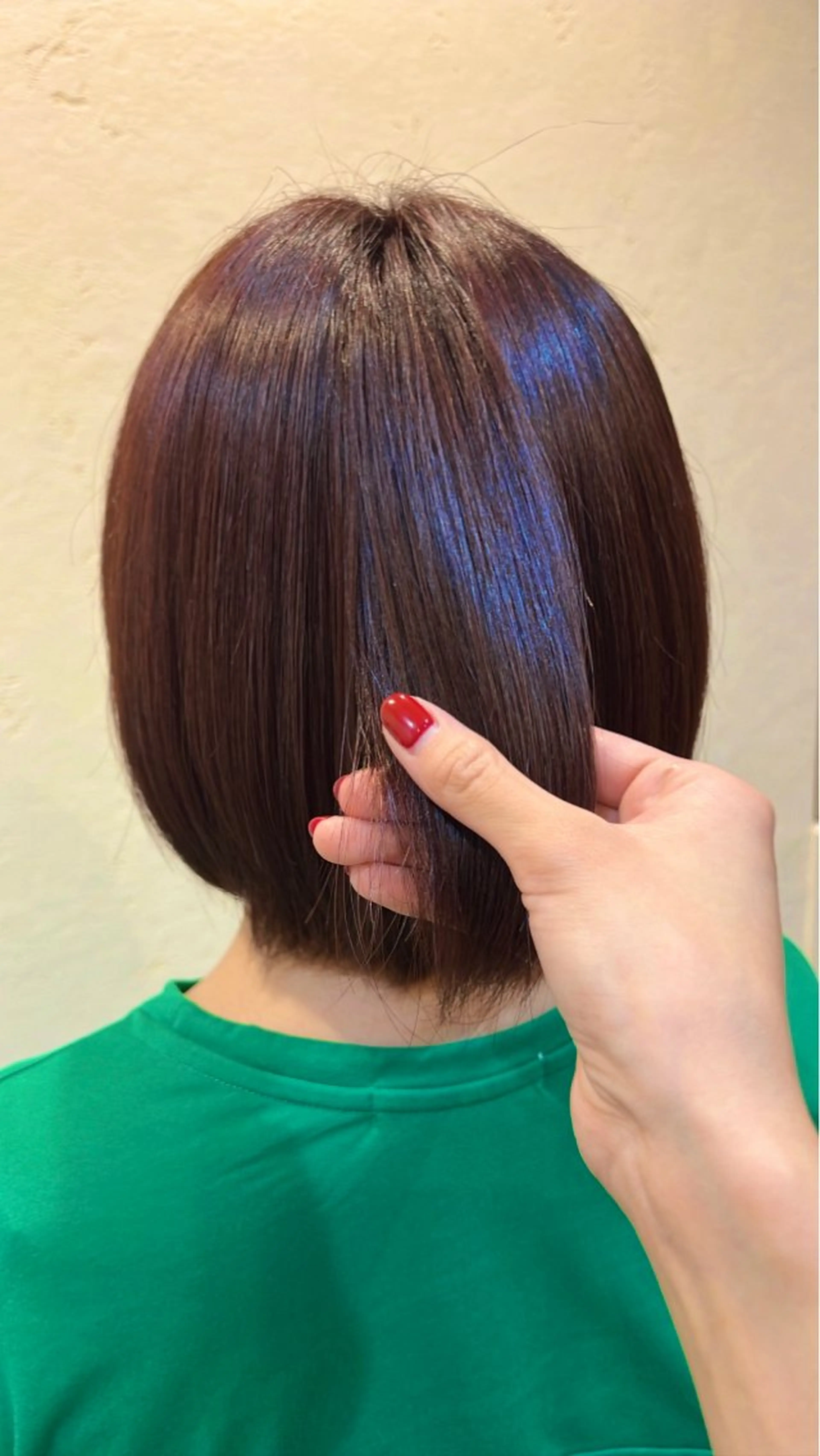 ミディアム カラー レッドカラー 内沼 恵留菜のヘアスタイル