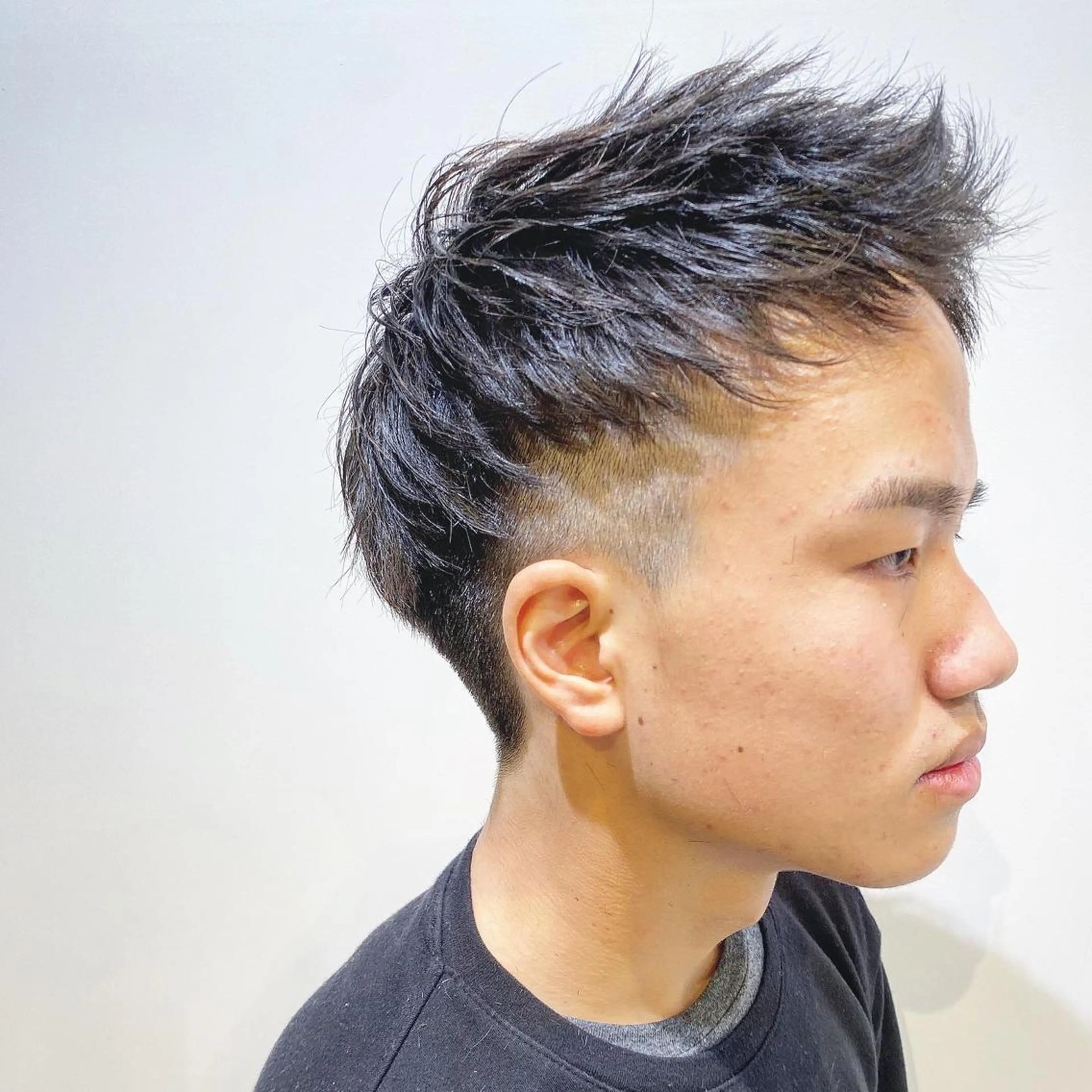メンズ モヒカン 大阪ウルフカット ハッシュカットのヘアスタイル