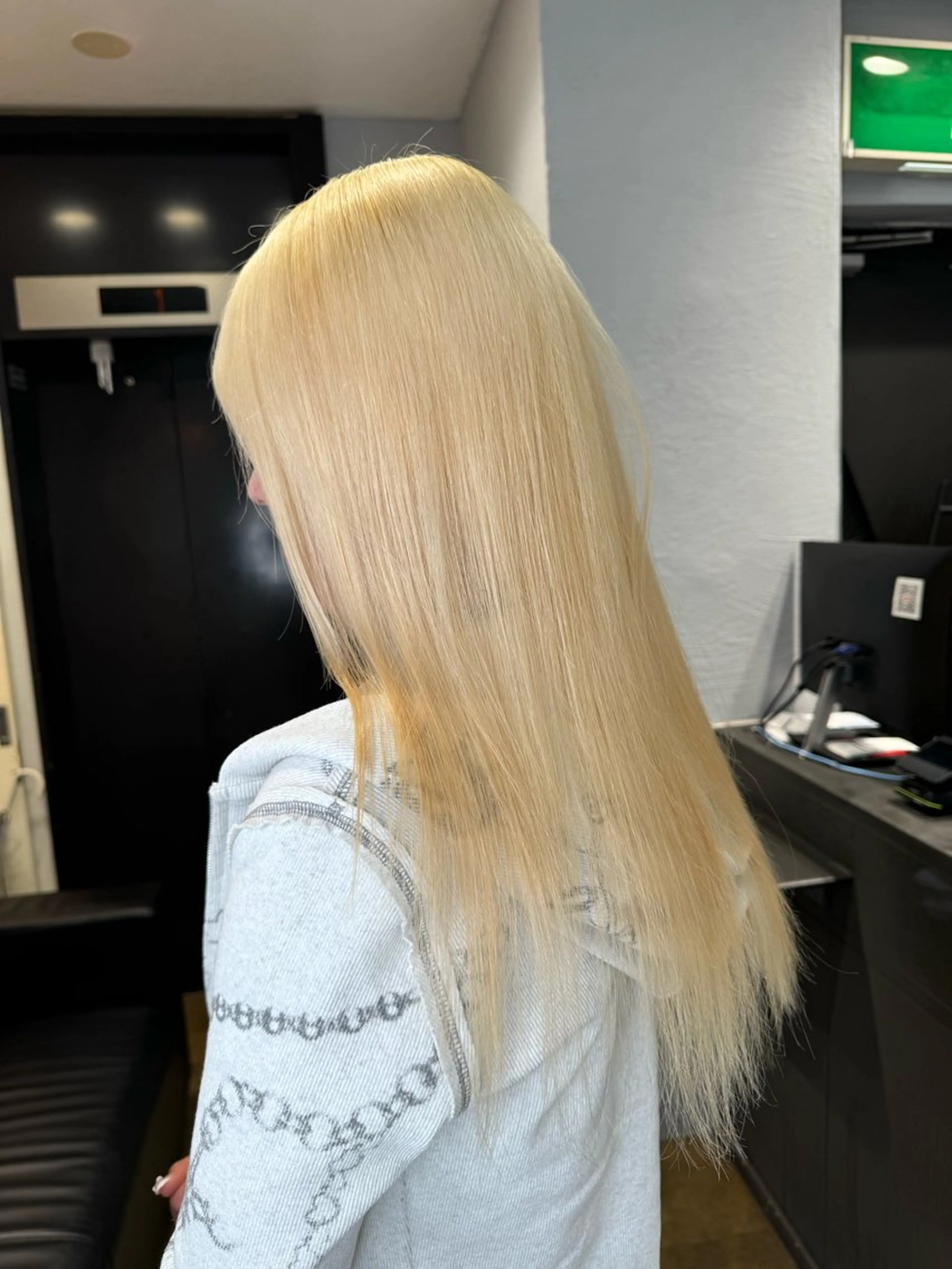 ミディアム カラー dao/ミルクティー /ブラウン/ブロンドのヘアスタイル