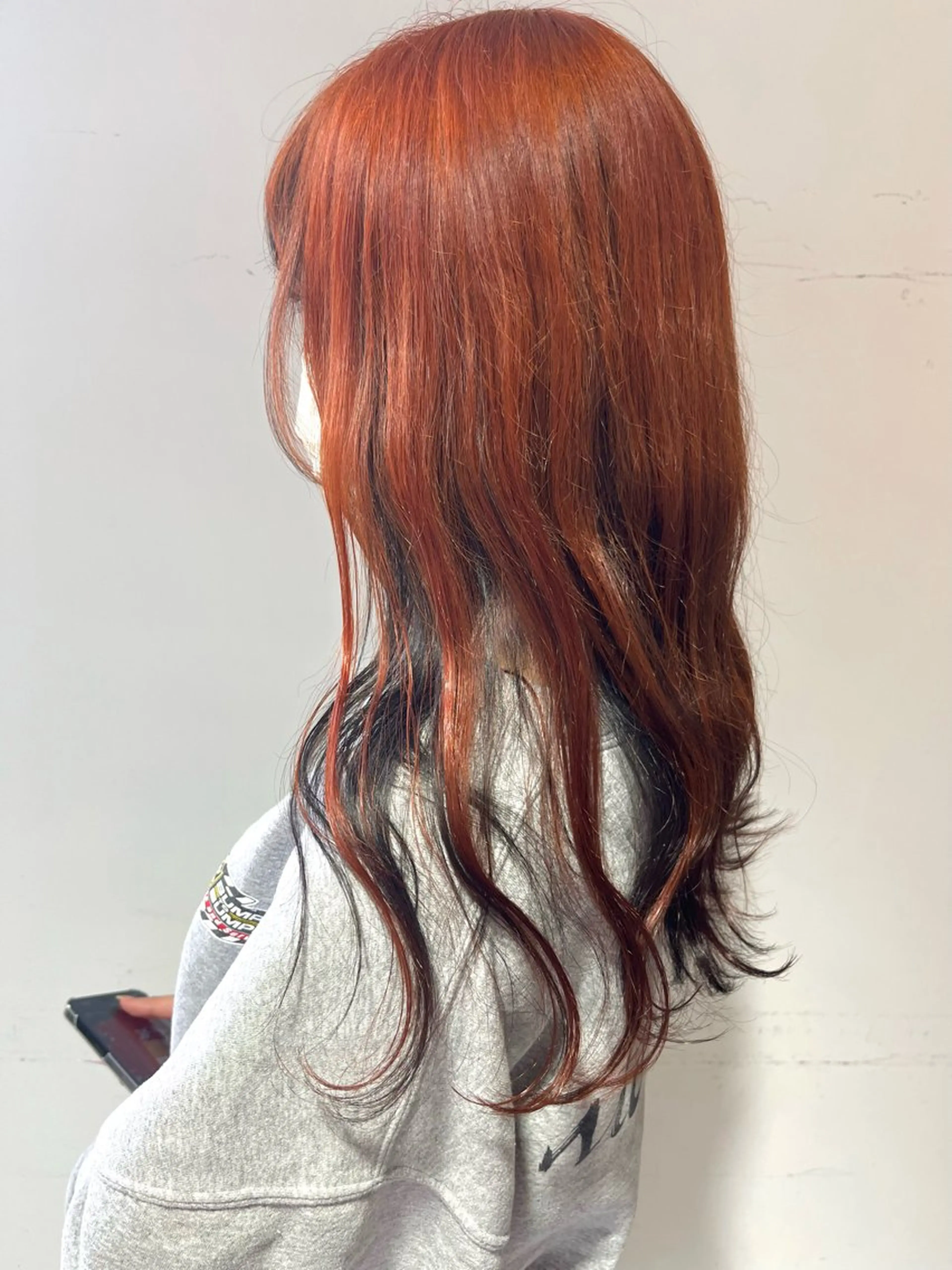 ロング カラー 黒髪 ブルーカラー ブルーブラック オレンジ カット ヘアカラー トリートメント 小谷野 真優のヘアスタイル