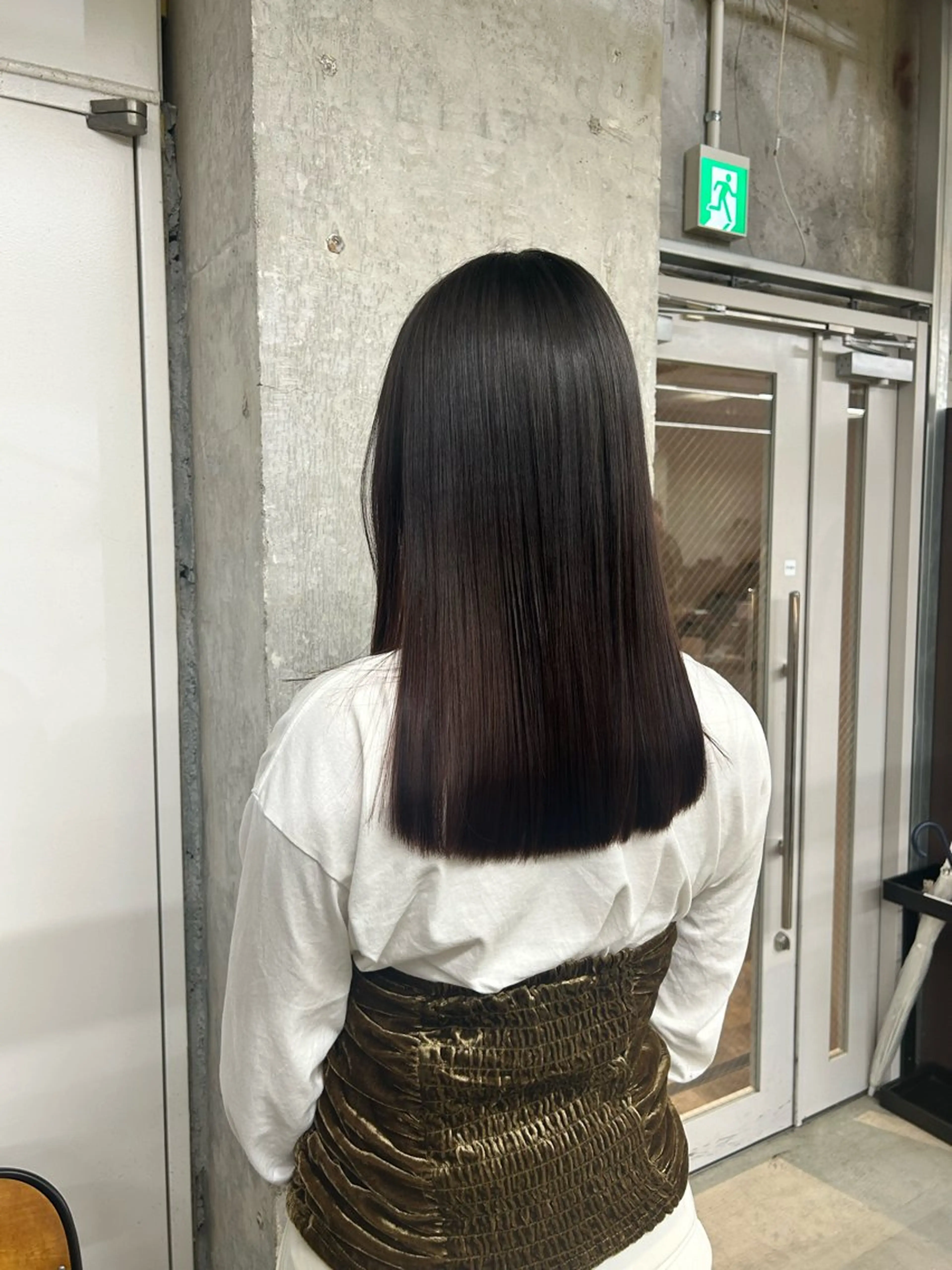 セミロング 松井ゆら/ 酸性ストレート/暖色のヘアスタイル