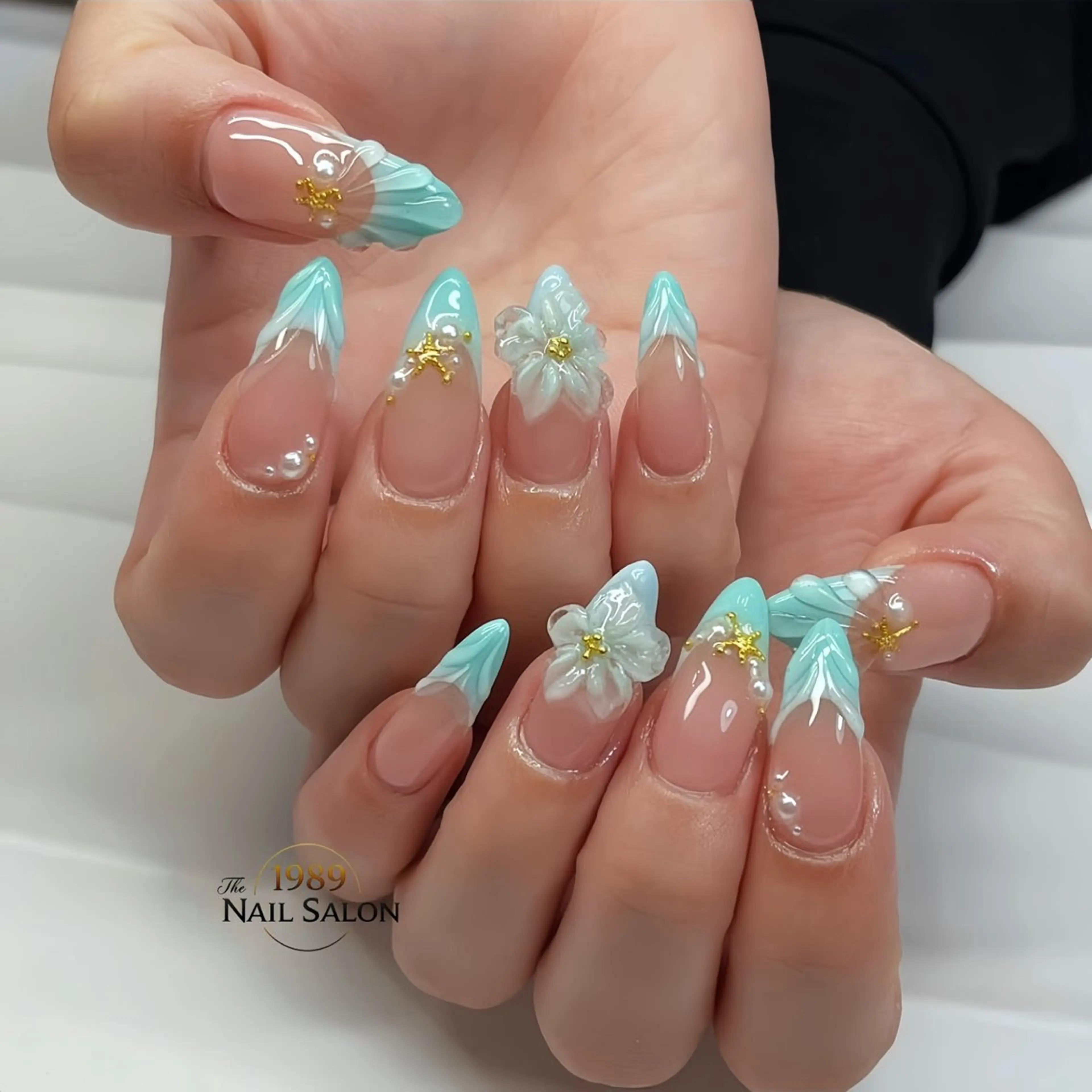 ネイル アートネイル フラワーネイル ハンドネイル The 1989 Nail Salonのネイルデザイン