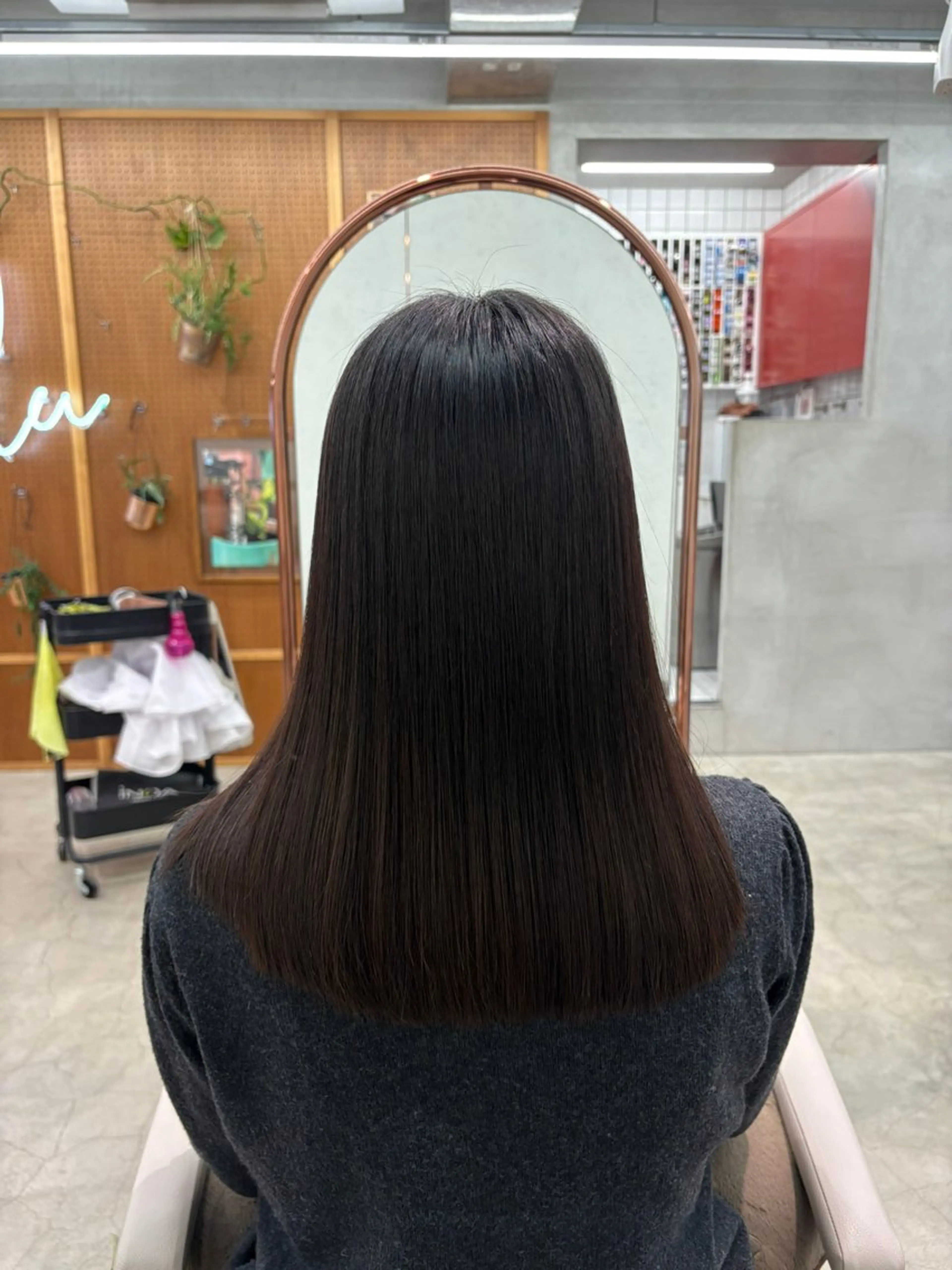 ロング 髪質改善 縮毛矯正 鶴井 美空のヘアスタイル