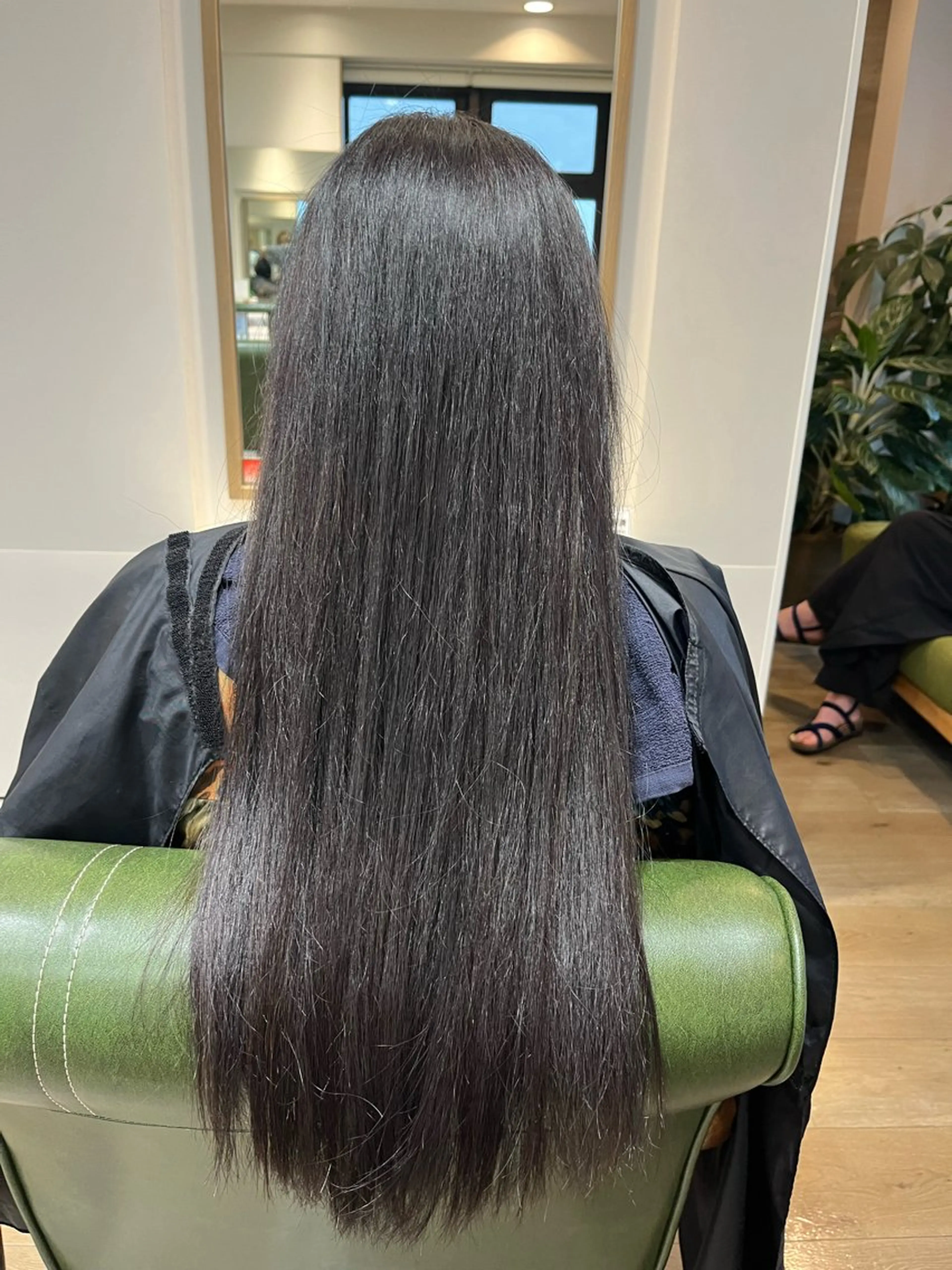 ロング カラー ブラウンカラー ダークブラウン トリートメント 小鴨 美佳のヘアスタイル