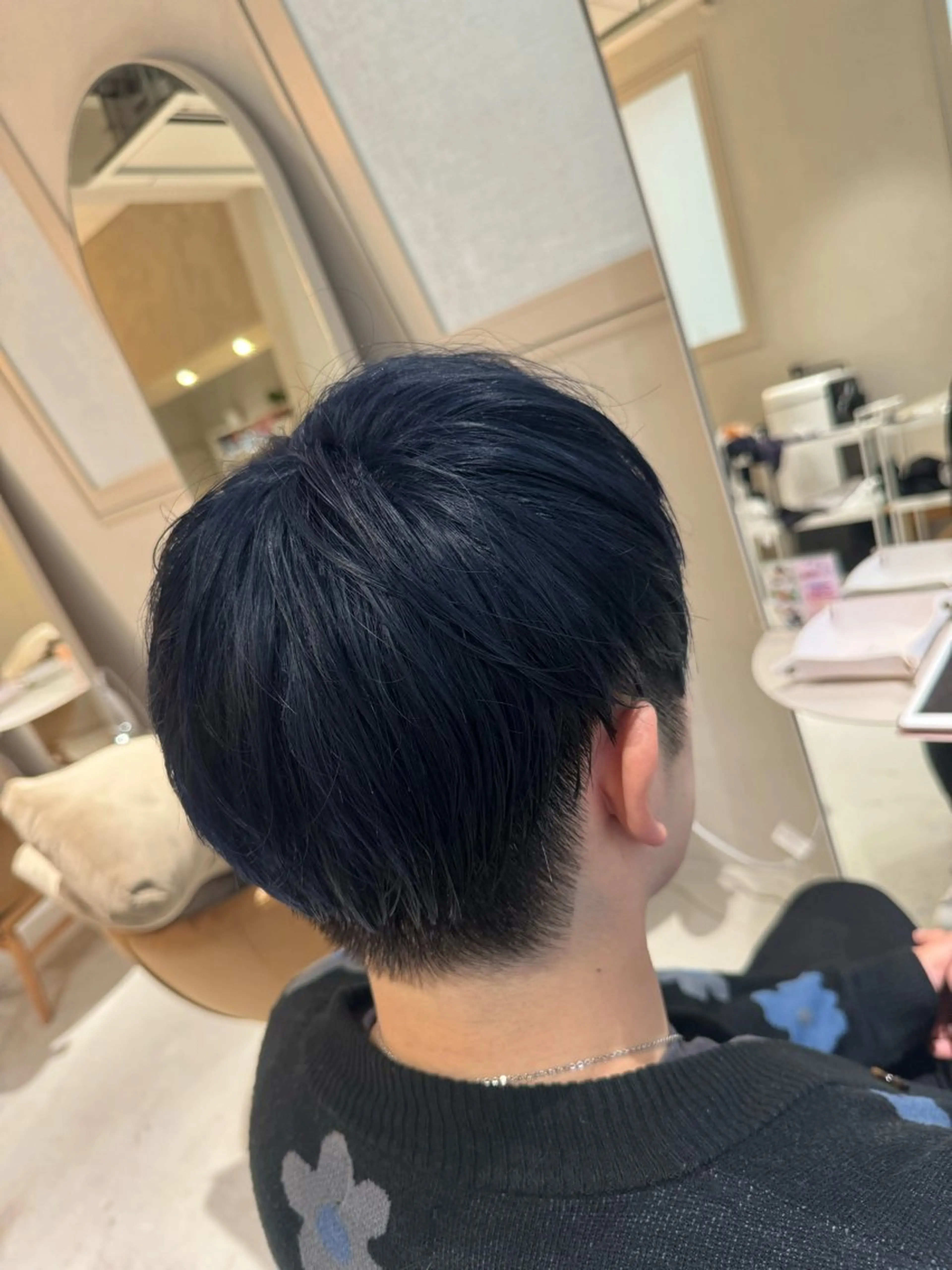 ショート メンズ メンズブリーチ メンズハイトーン 花見 亜沙美のヘアスタイル