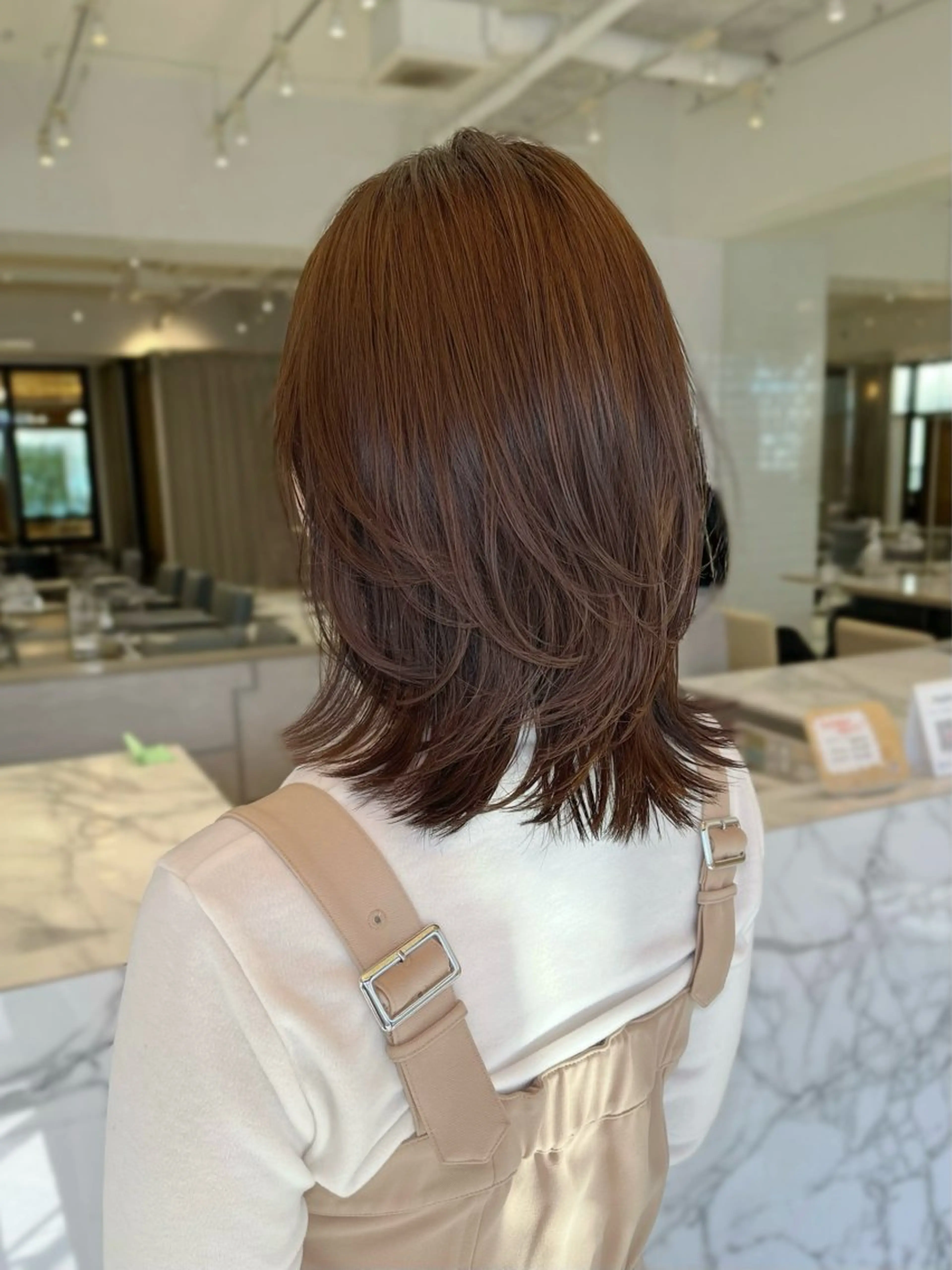 ミディアム カット トリートメント haruna .のヘアスタイル